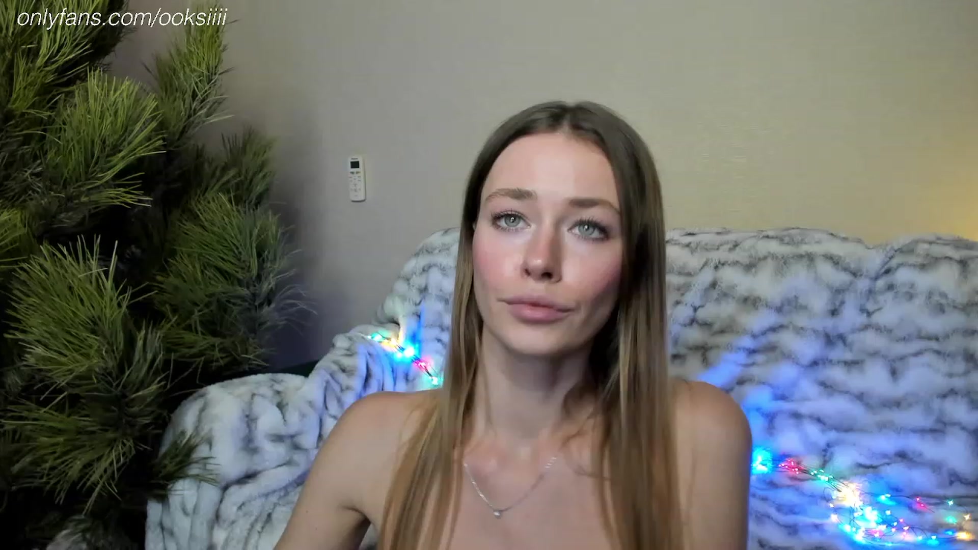 Gallery image thumbnail from Oksanafedorov's myfreecams stream on, 12/28/2023, 03:35 image 18 of 20