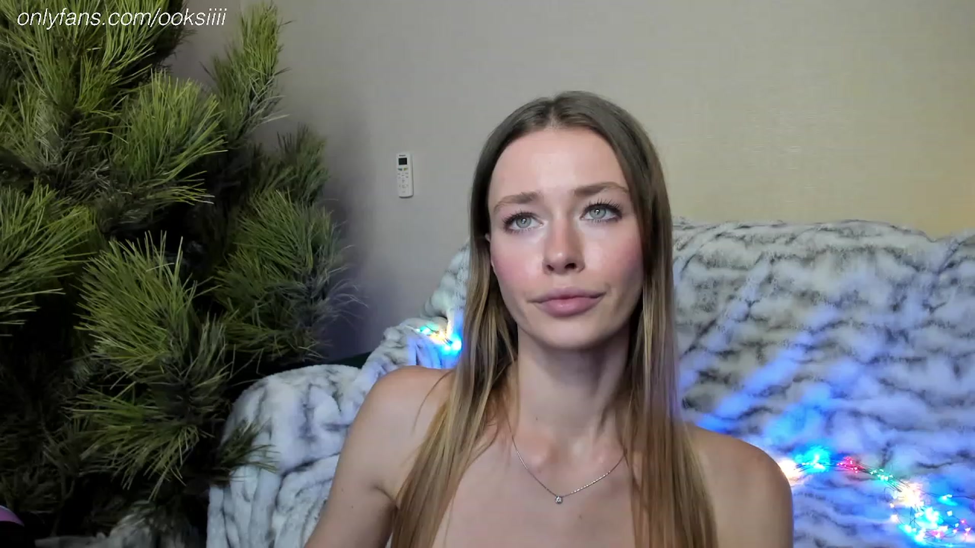 Gallery image thumbnail from Oksanafedorov's myfreecams stream on, 12/28/2023, 03:35 image 20 of 20