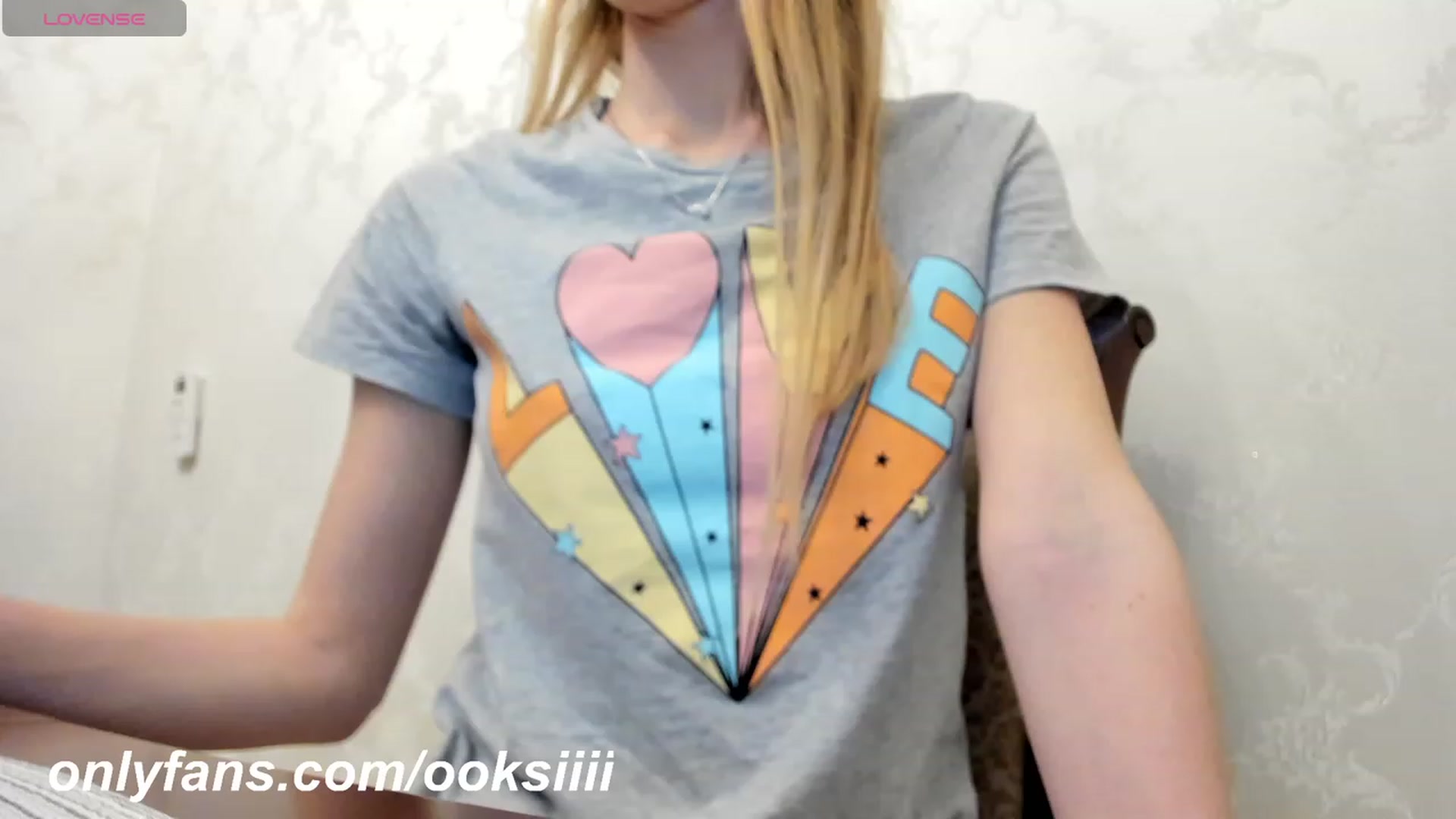 Gallery image thumbnail from Oksanafedorov's myfreecams stream on, 01/16/2024, 21:11 image 11 of 20