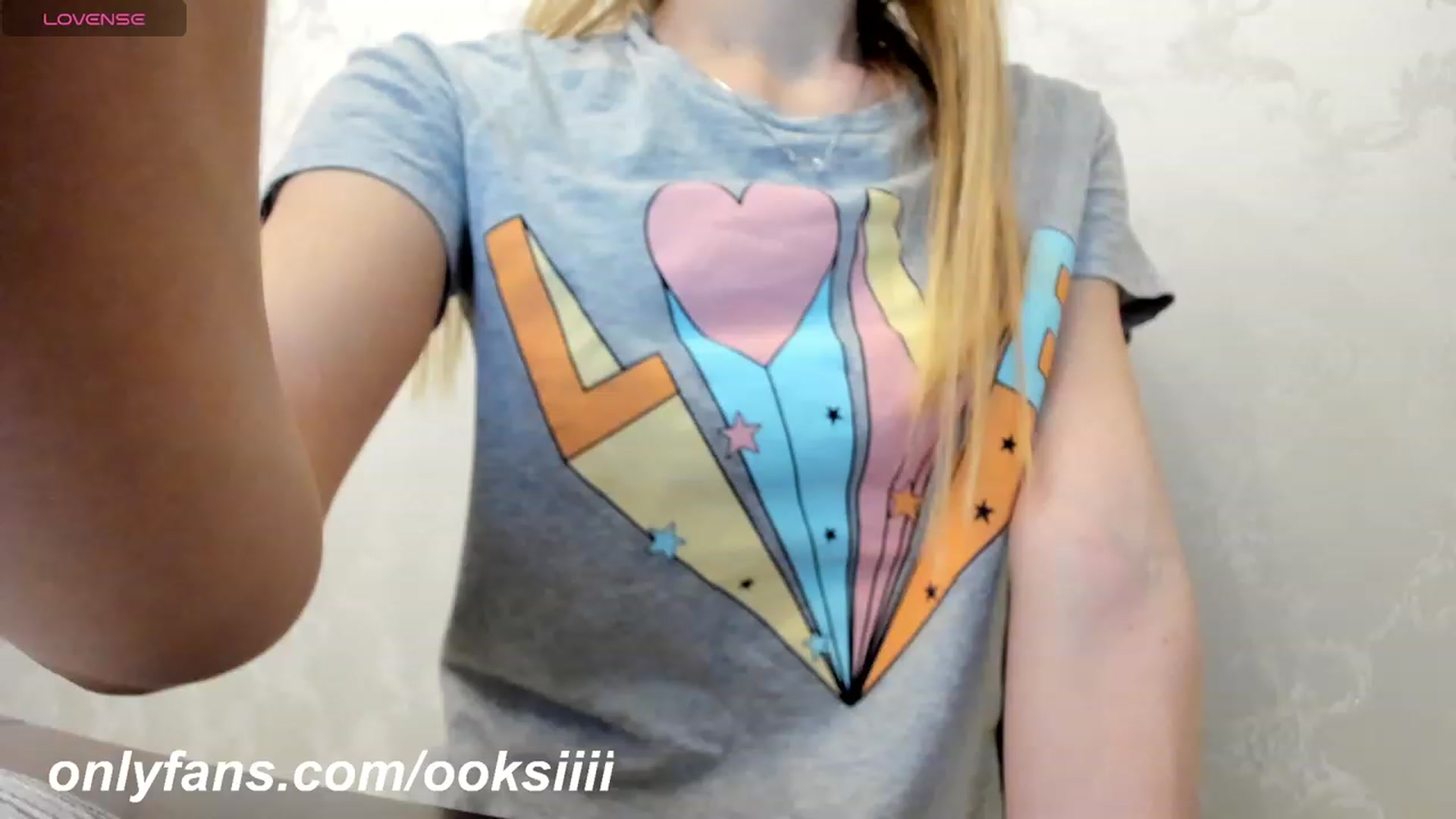 Gallery image thumbnail from Oksanafedorov's myfreecams stream on, 01/16/2024, 21:11 image 16 of 20