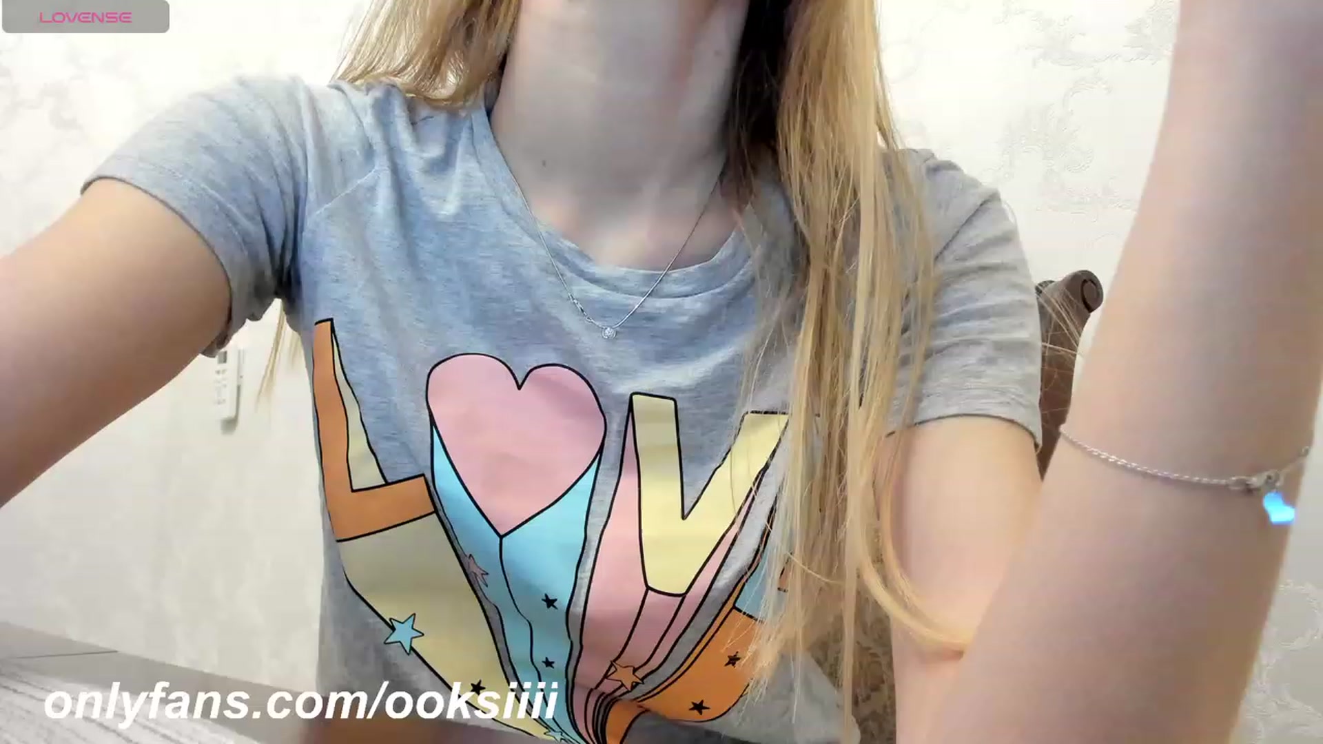 Gallery image thumbnail from Oksanafedorov's myfreecams stream on, 01/16/2024, 21:11 image 4 of 20