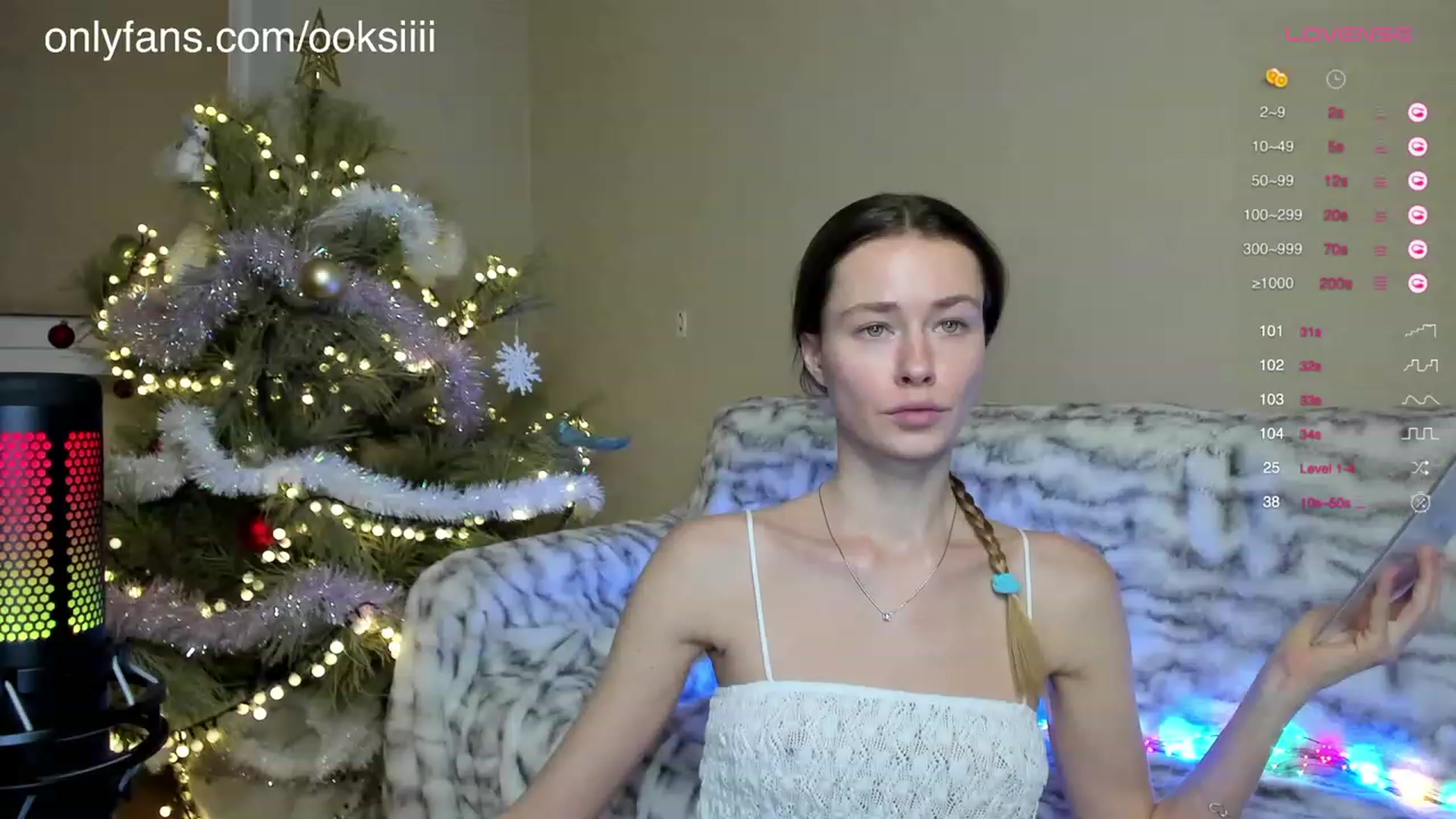 Gallery image thumbnail from Oksanafedorov's myfreecams stream on, 01/25/2024, 17:34 image 2 of 20