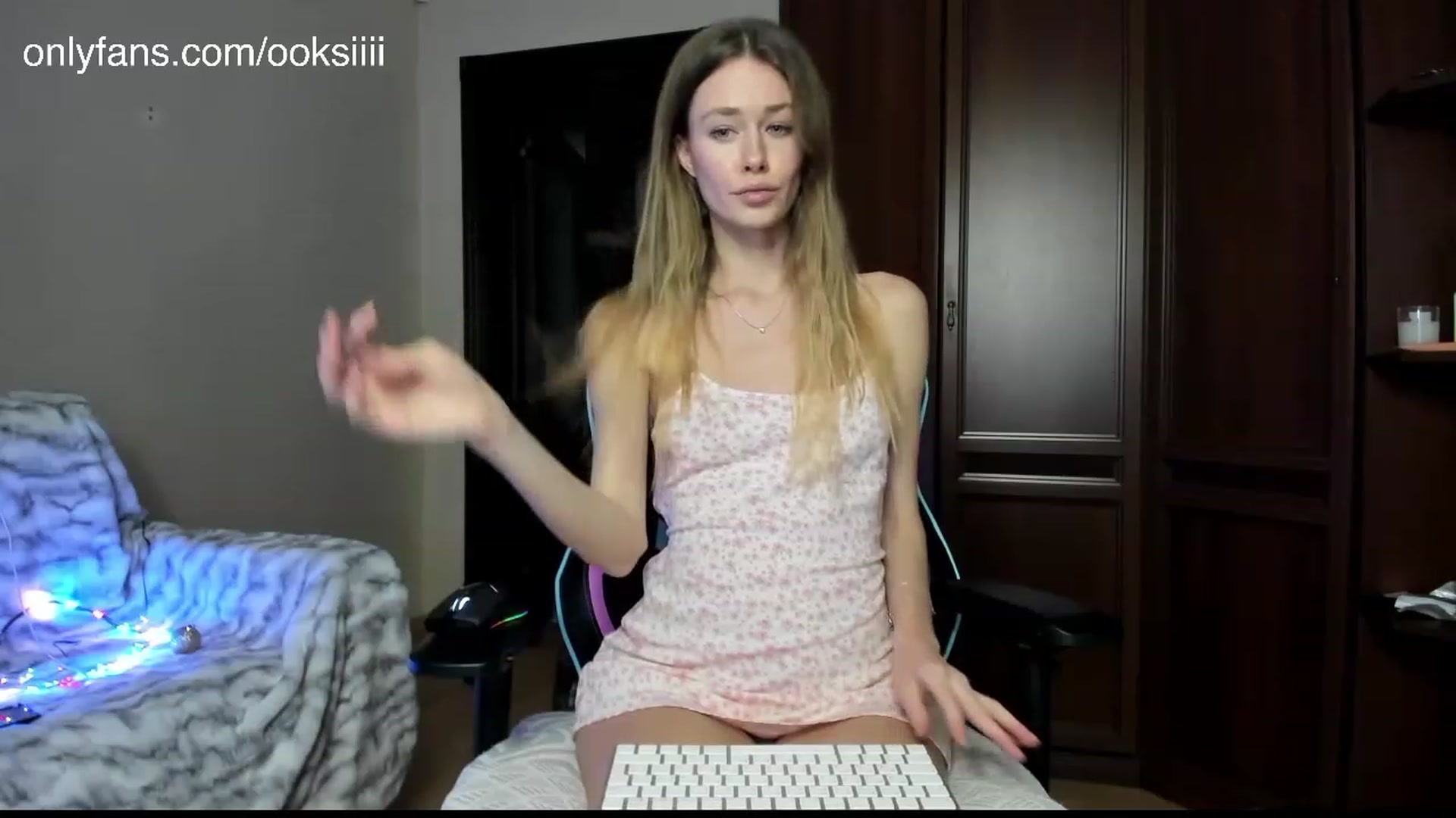 Gallery image thumbnail from Oksanafedorov's myfreecams stream on, 02/05/2024, 15:24 image 13 of 20