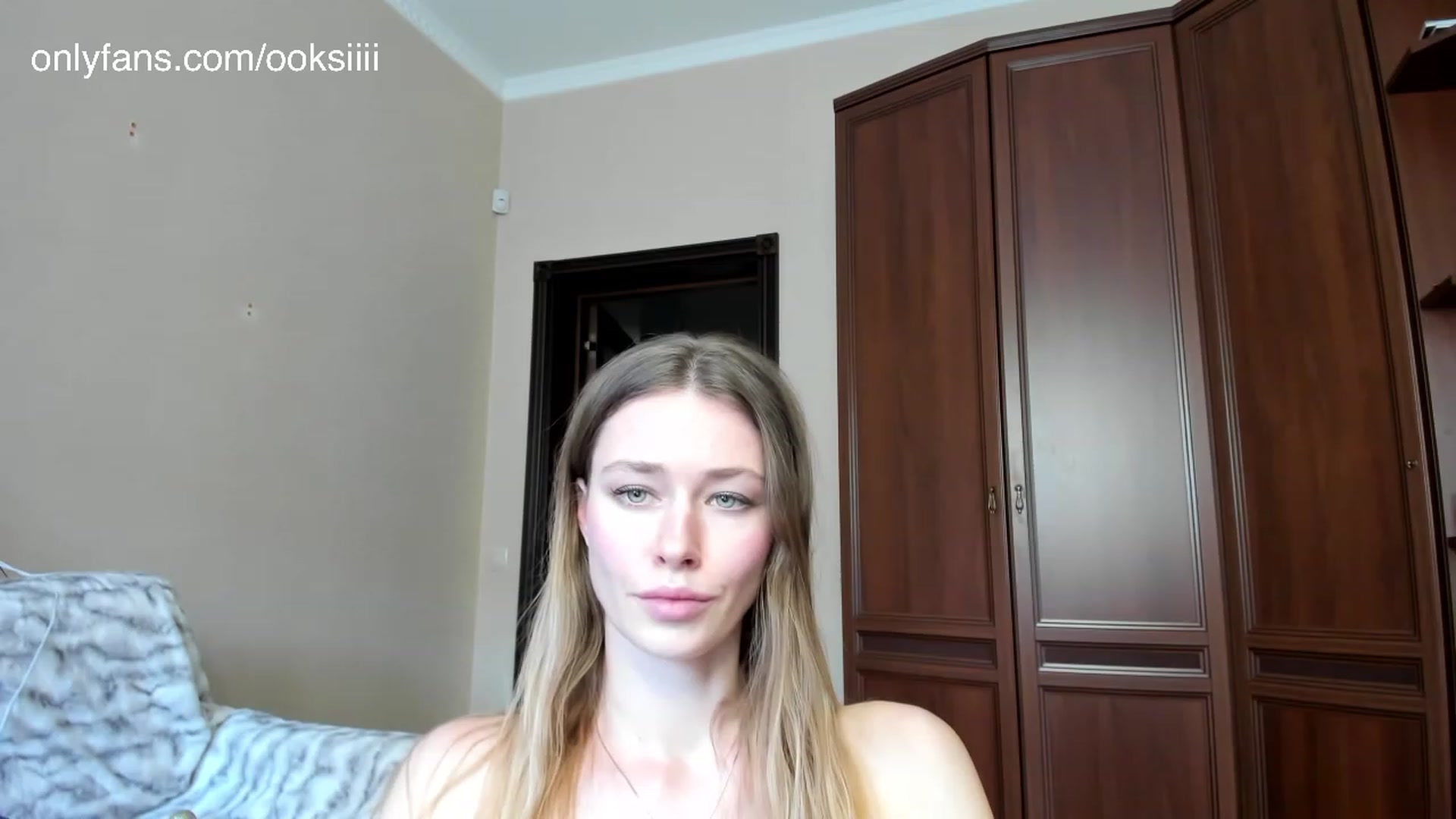 Gallery image thumbnail from Oksanafedorov's myfreecams stream on, 02/07/2024, 12:02 image 18 of 20