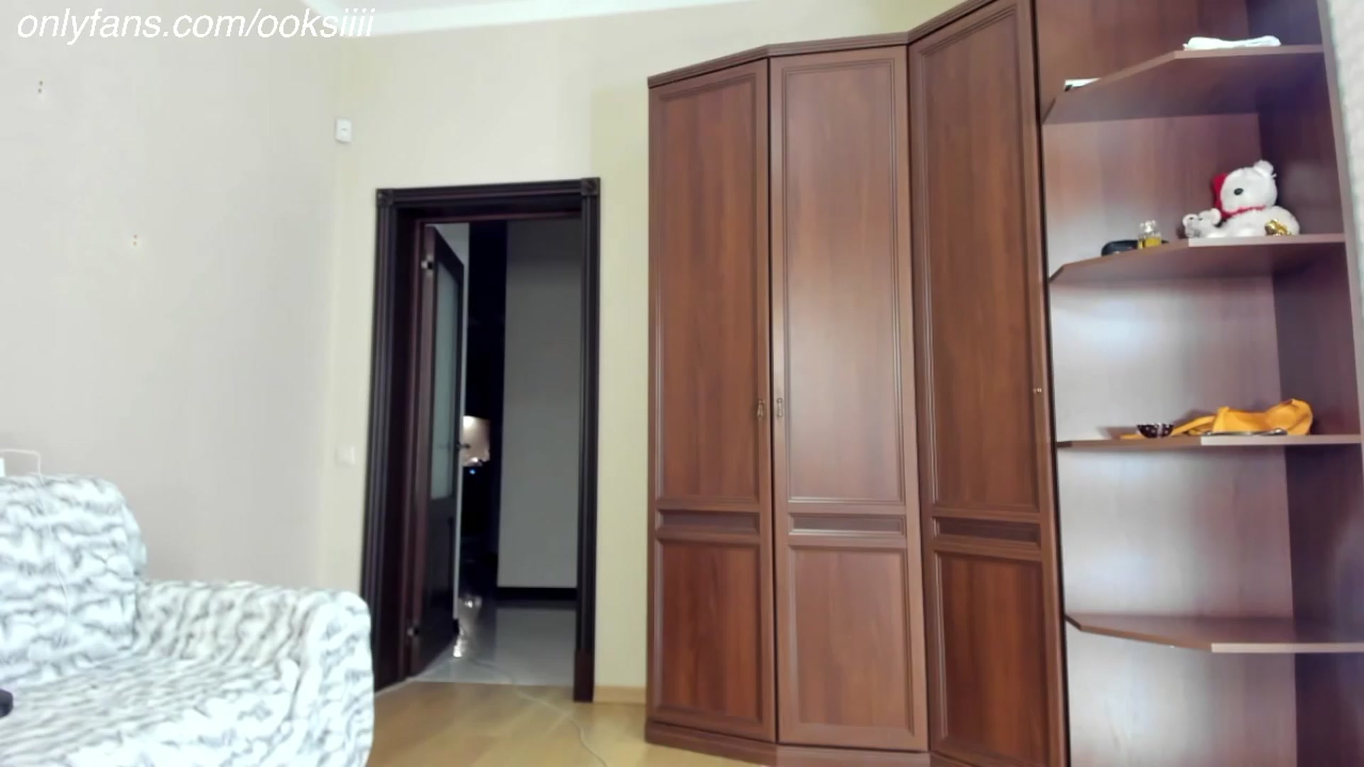 Gallery image thumbnail from Oksanafedorov's myfreecams stream on, 03/27/2024, 22:01 image 10 of 20