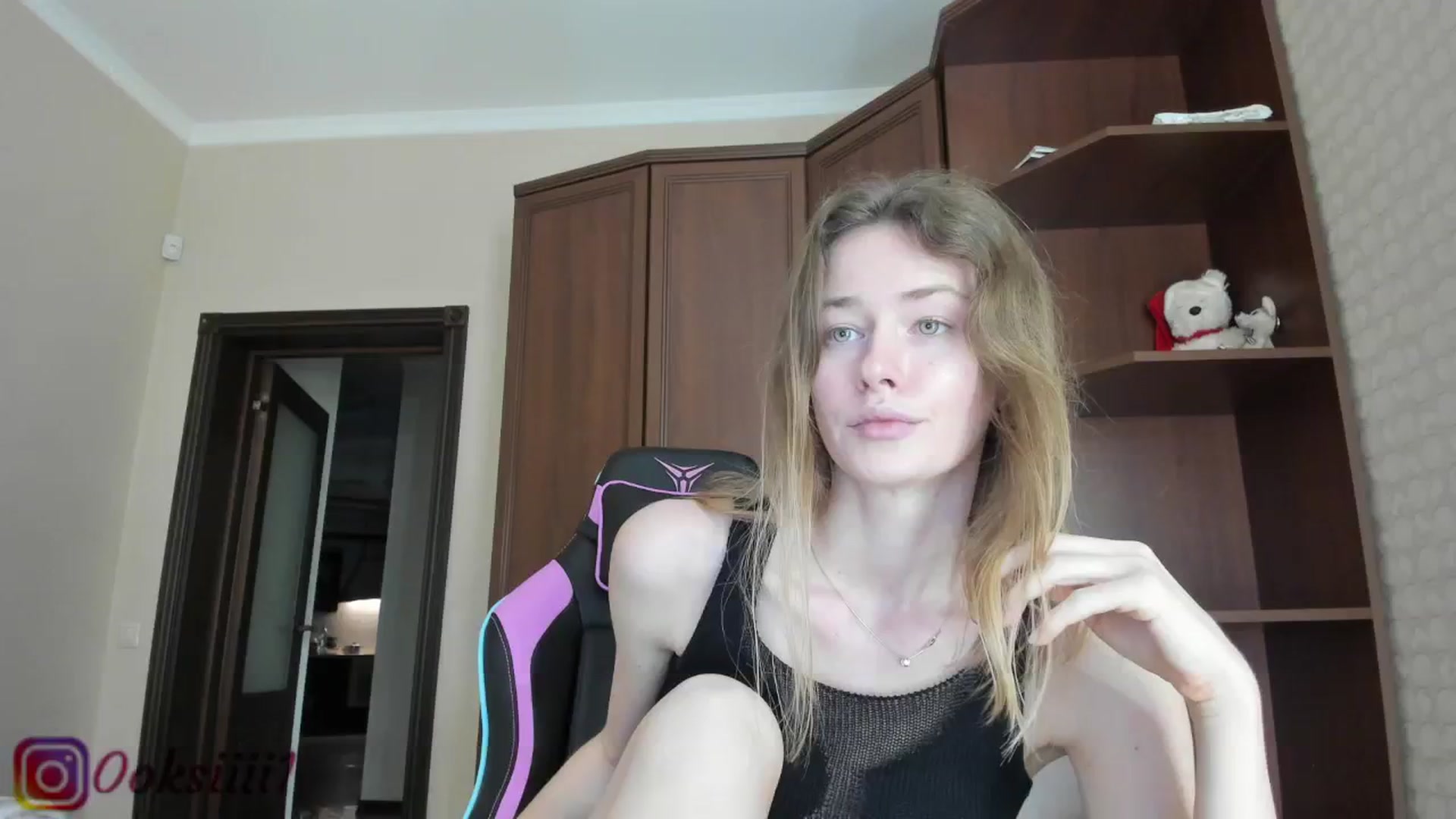Gallery image thumbnail from Oksanafedorov's myfreecams stream on, 04/29/2024, 20:48 image 12 of 20