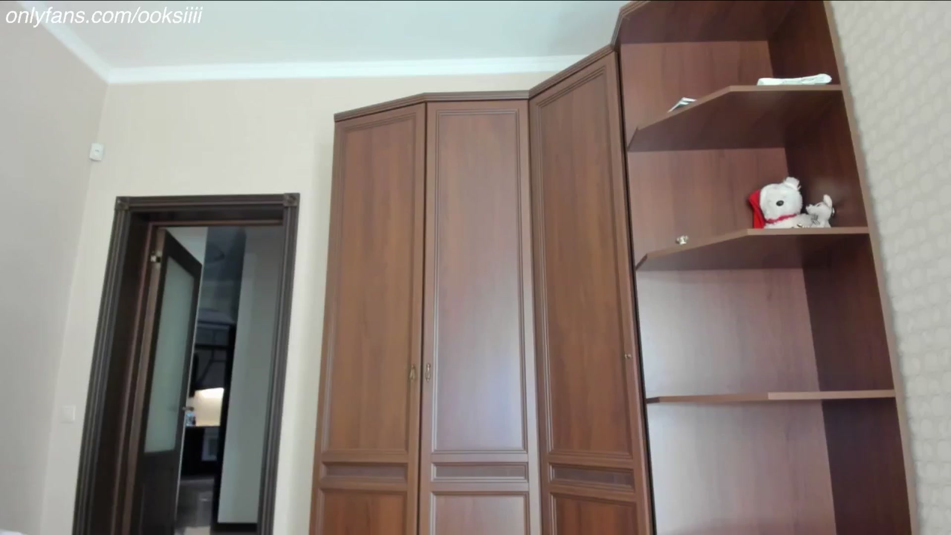 Gallery image thumbnail from Oksanafedorov's myfreecams stream on, 05/15/2024, 16:16 image 19 of 20
