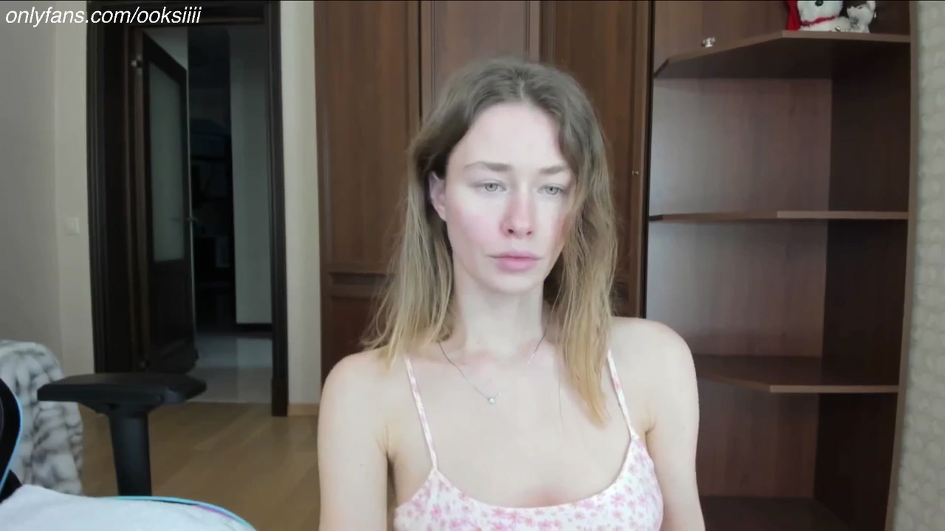 Gallery image thumbnail from Oksanafedorov's myfreecams stream on, 05/15/2024, 16:16 image 14 of 20