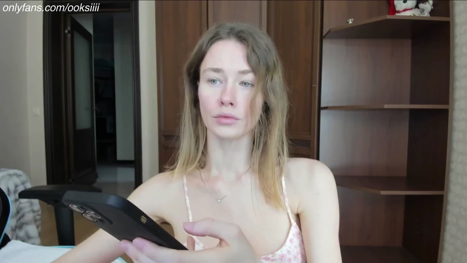 Gallery image thumbnail from Oksanafedorov's myfreecams stream on, 05/15/2024, 16:16 image 15 of 20