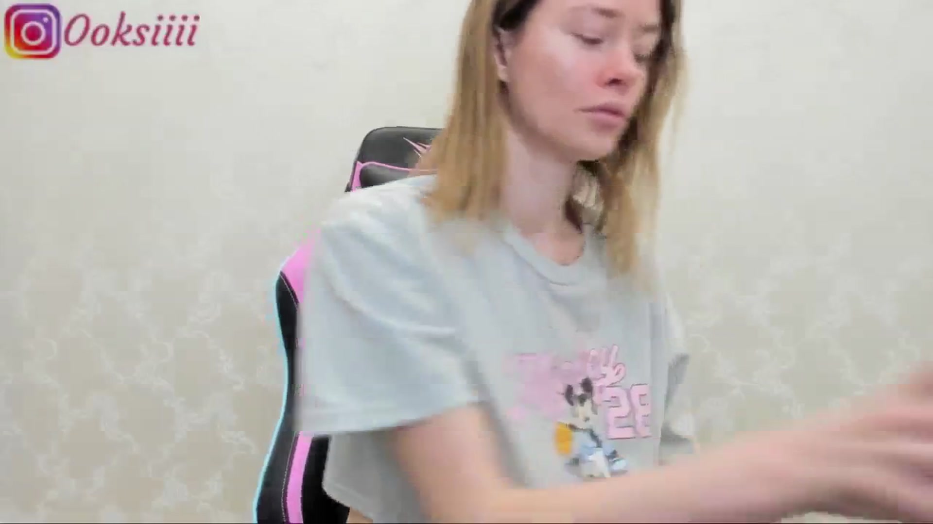 Gallery image thumbnail from Oksanafedorov's myfreecams stream on, 05/16/2024, 18:40 image 10 of 20