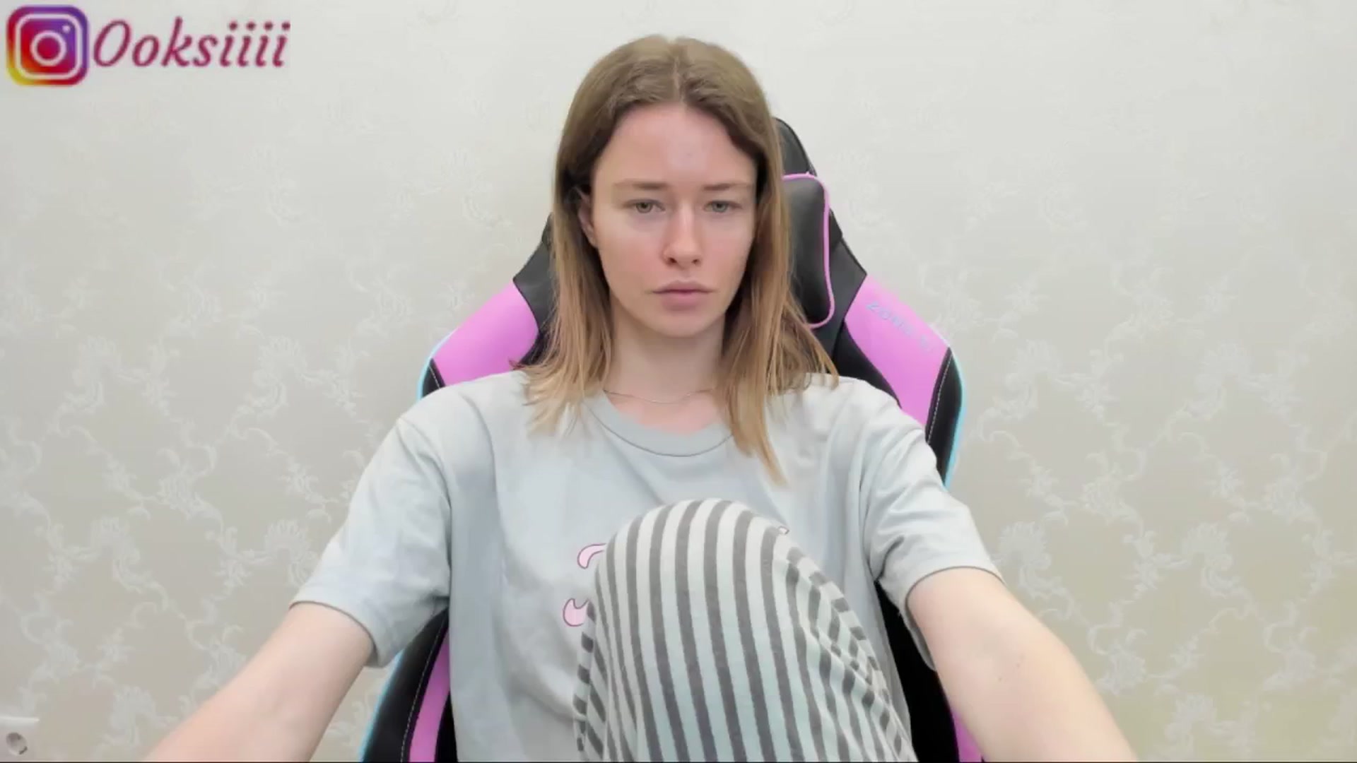 Gallery image thumbnail from Oksanafedorov's myfreecams stream on, 05/16/2024, 19:06 image 6 of 20
