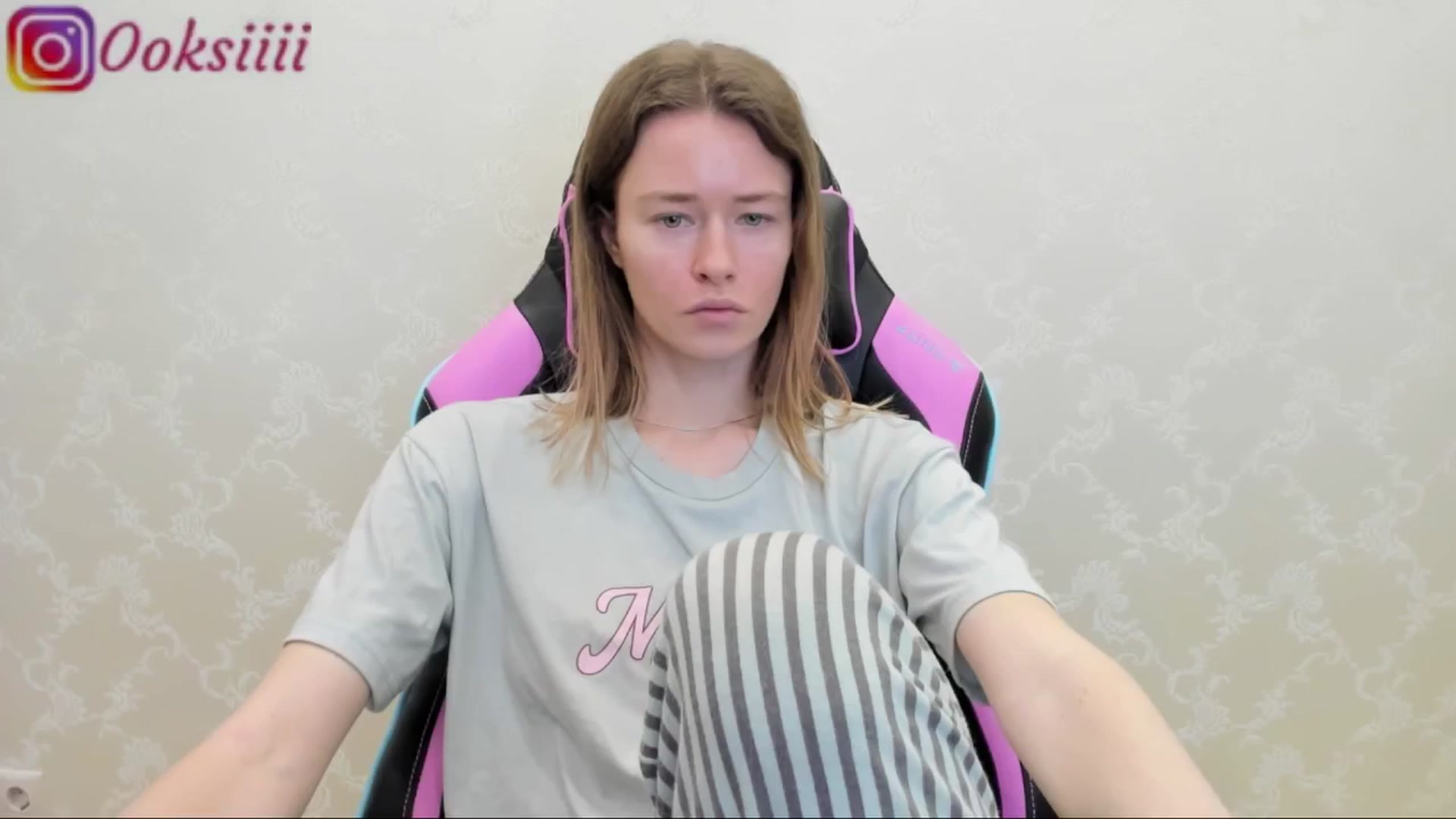 Gallery image thumbnail from Oksanafedorov's myfreecams stream on, 05/16/2024, 19:06 image 16 of 20