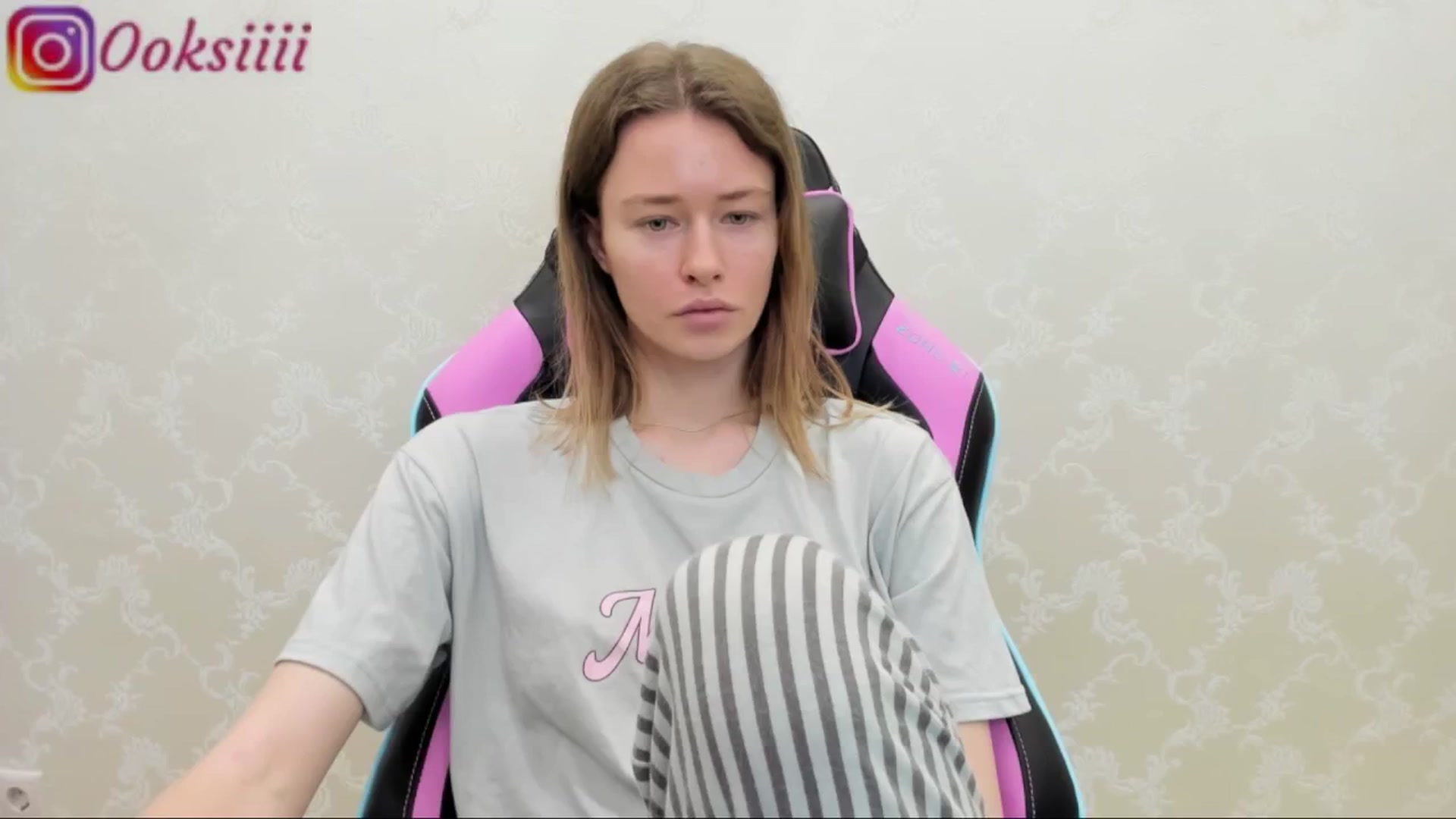 Gallery image thumbnail from Oksanafedorov's myfreecams stream on, 05/16/2024, 19:06 image 17 of 20
