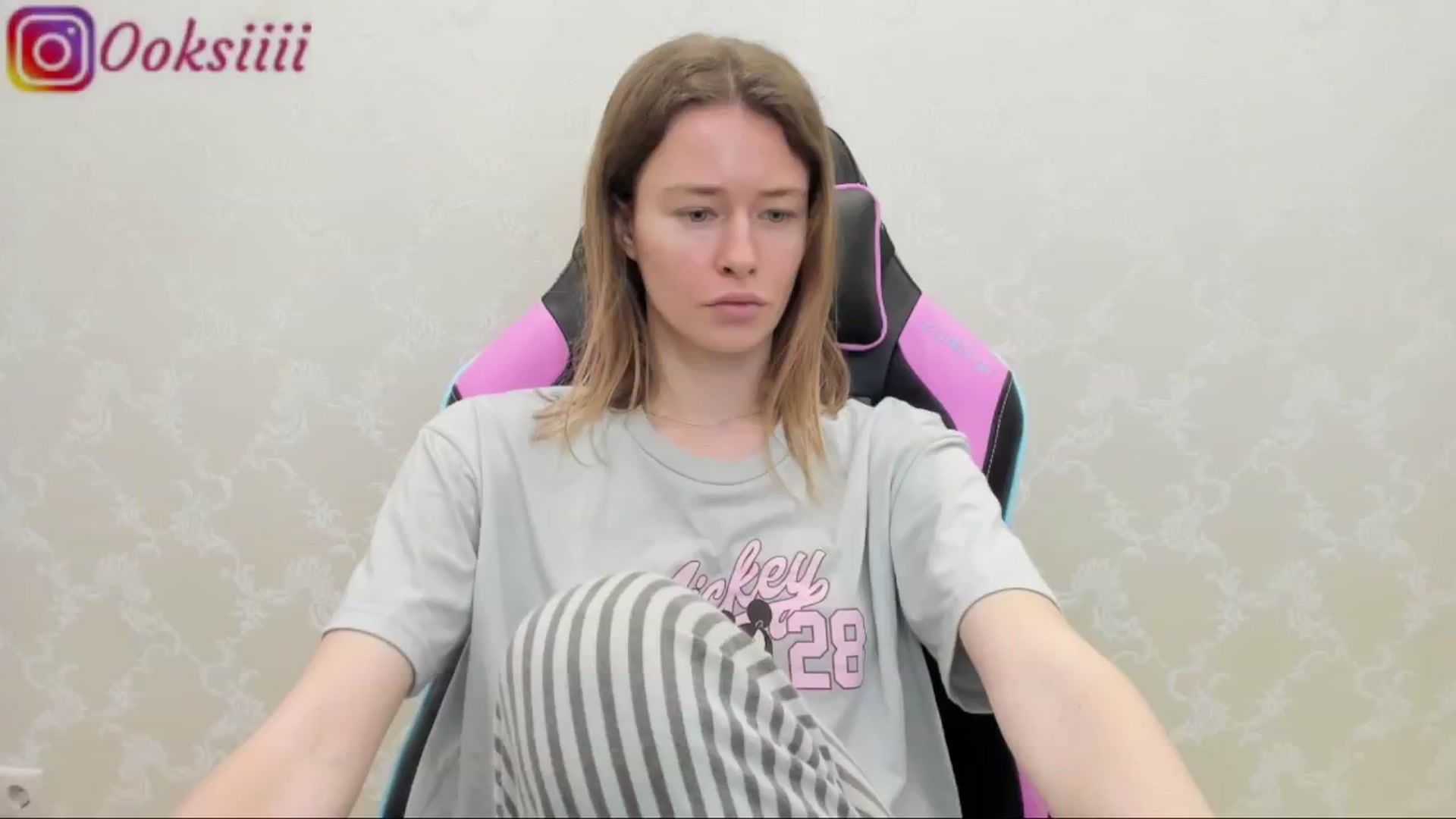 Gallery image thumbnail from Oksanafedorov's myfreecams stream on, 05/16/2024, 19:06 image 4 of 20