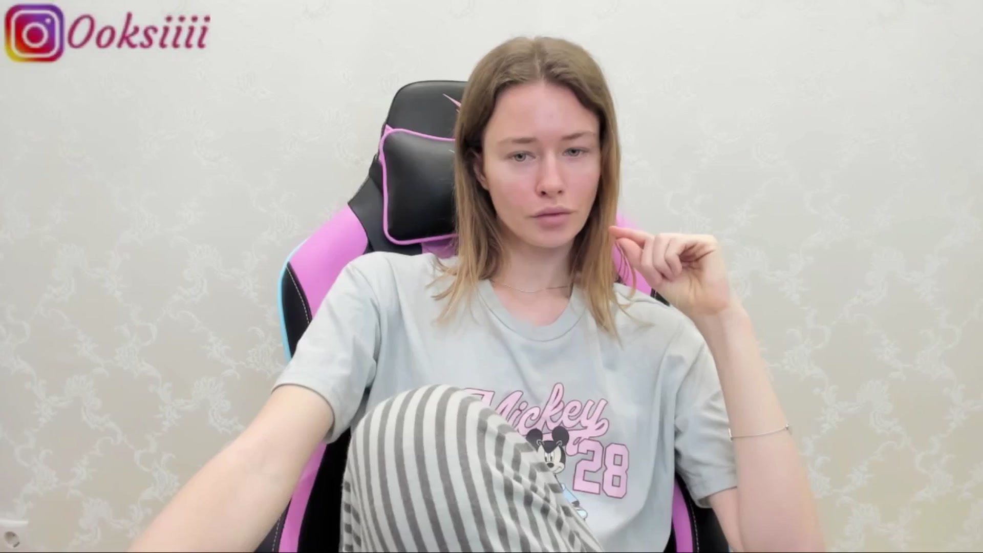 Gallery image thumbnail from Oksanafedorov's myfreecams stream on, 05/16/2024, 19:06 image 18 of 20