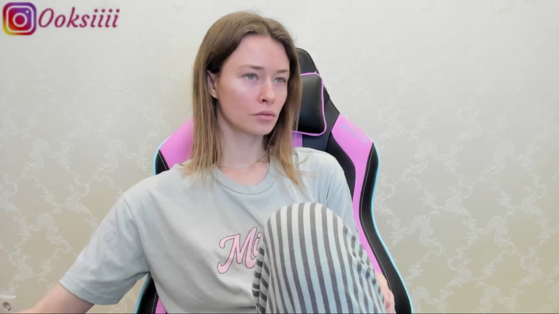 Gallery image thumbnail from Oksanafedorov's myfreecams stream on, 05/16/2024, 19:06 image 19 of 20