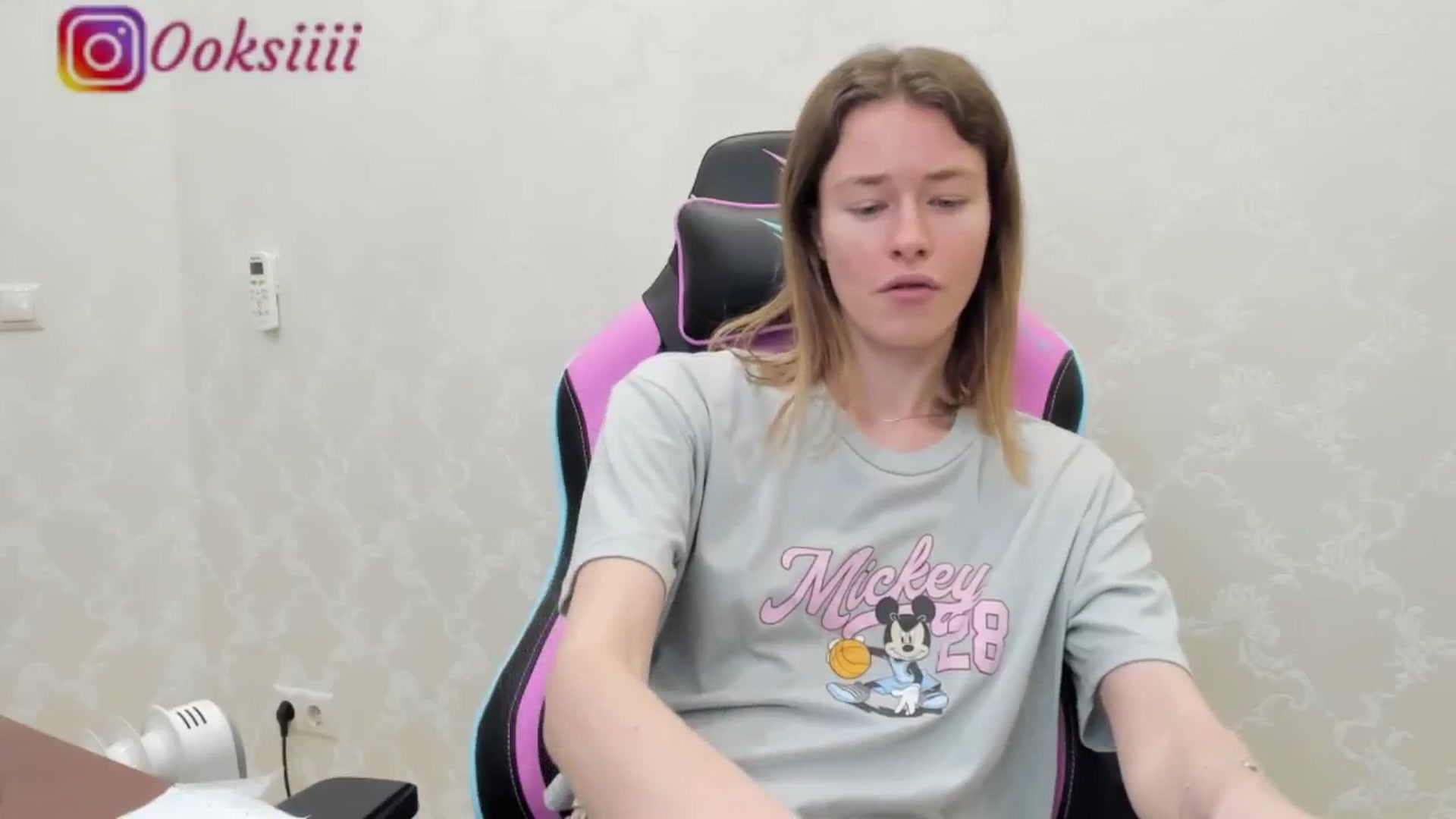 Gallery image thumbnail from Oksanafedorov's myfreecams stream on, 05/17/2024, 01:32 image 16 of 20