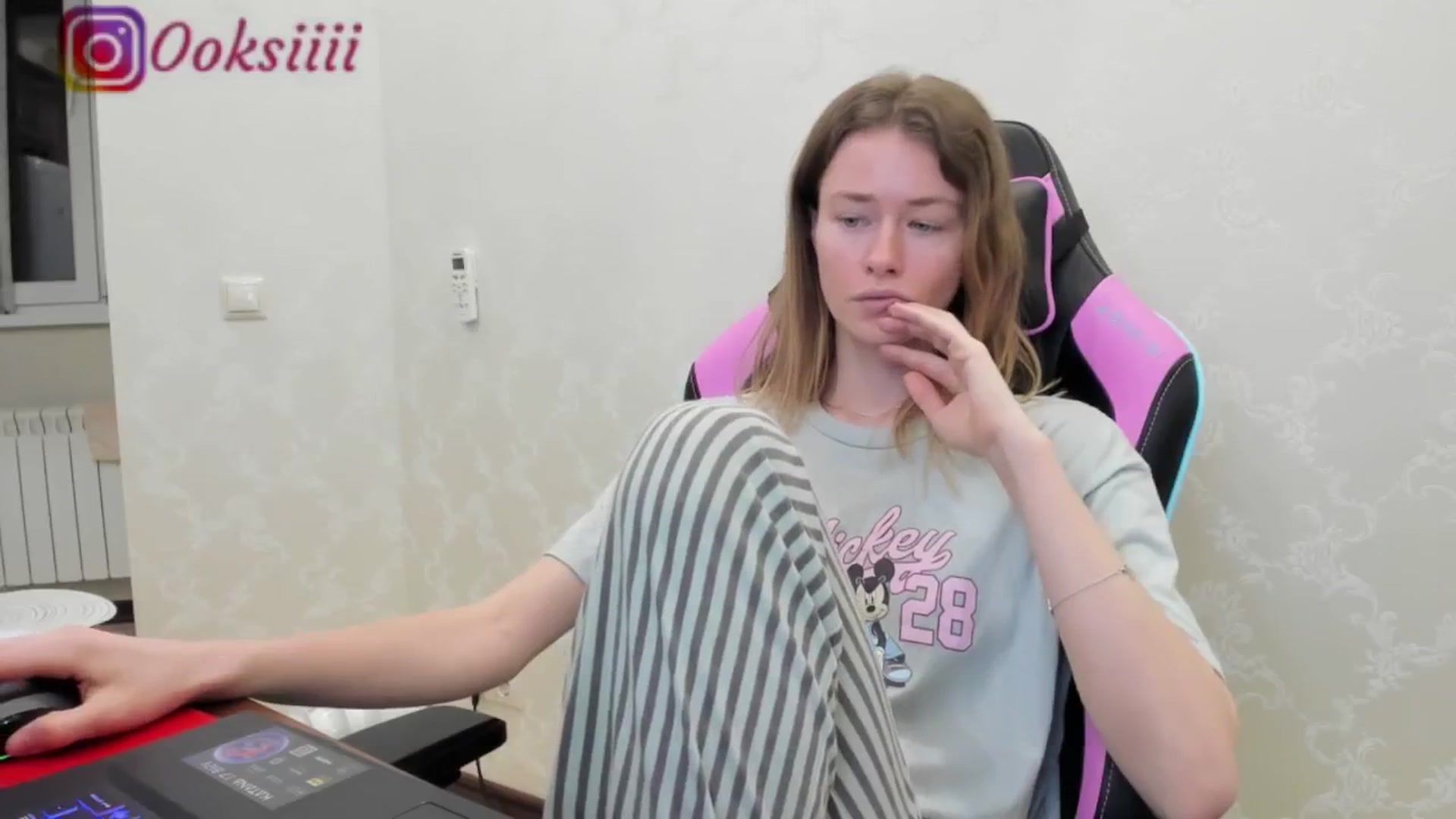 Gallery image thumbnail from Oksanafedorov's myfreecams stream on, 05/17/2024, 01:32 image 2 of 20