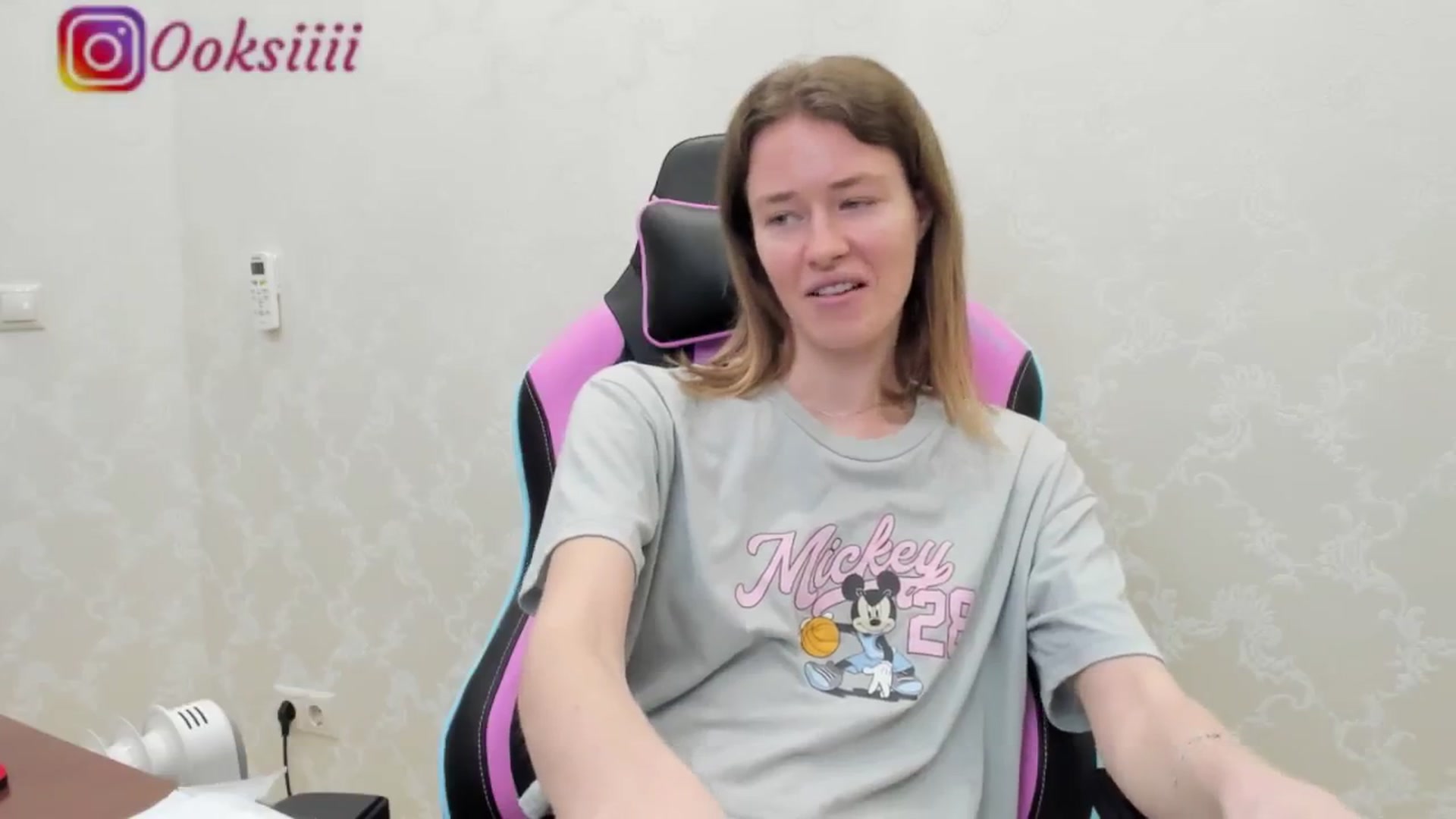 Gallery image thumbnail from Oksanafedorov's myfreecams stream on, 05/17/2024, 01:32 image 15 of 20