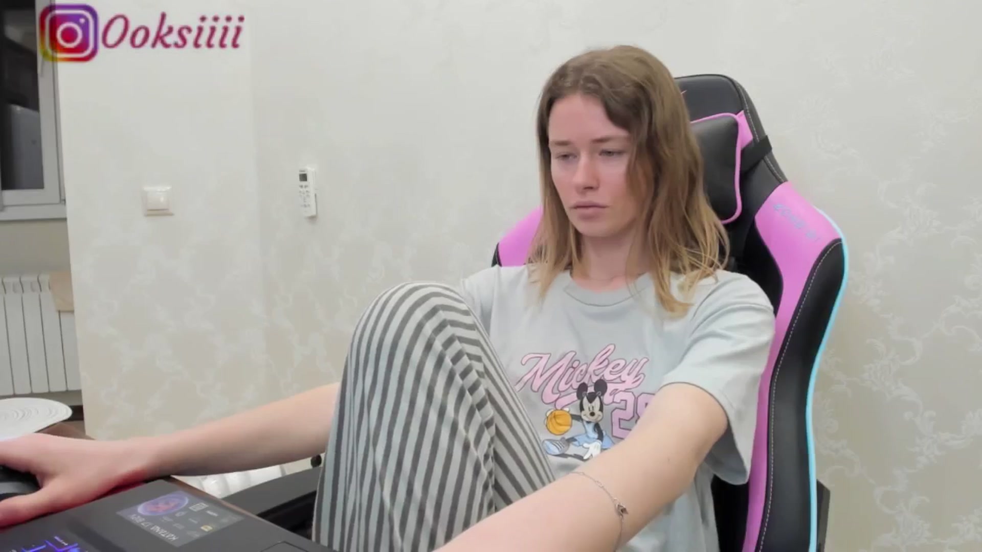 Gallery image thumbnail from Oksanafedorov's myfreecams stream on, 05/17/2024, 01:32 image 4 of 20