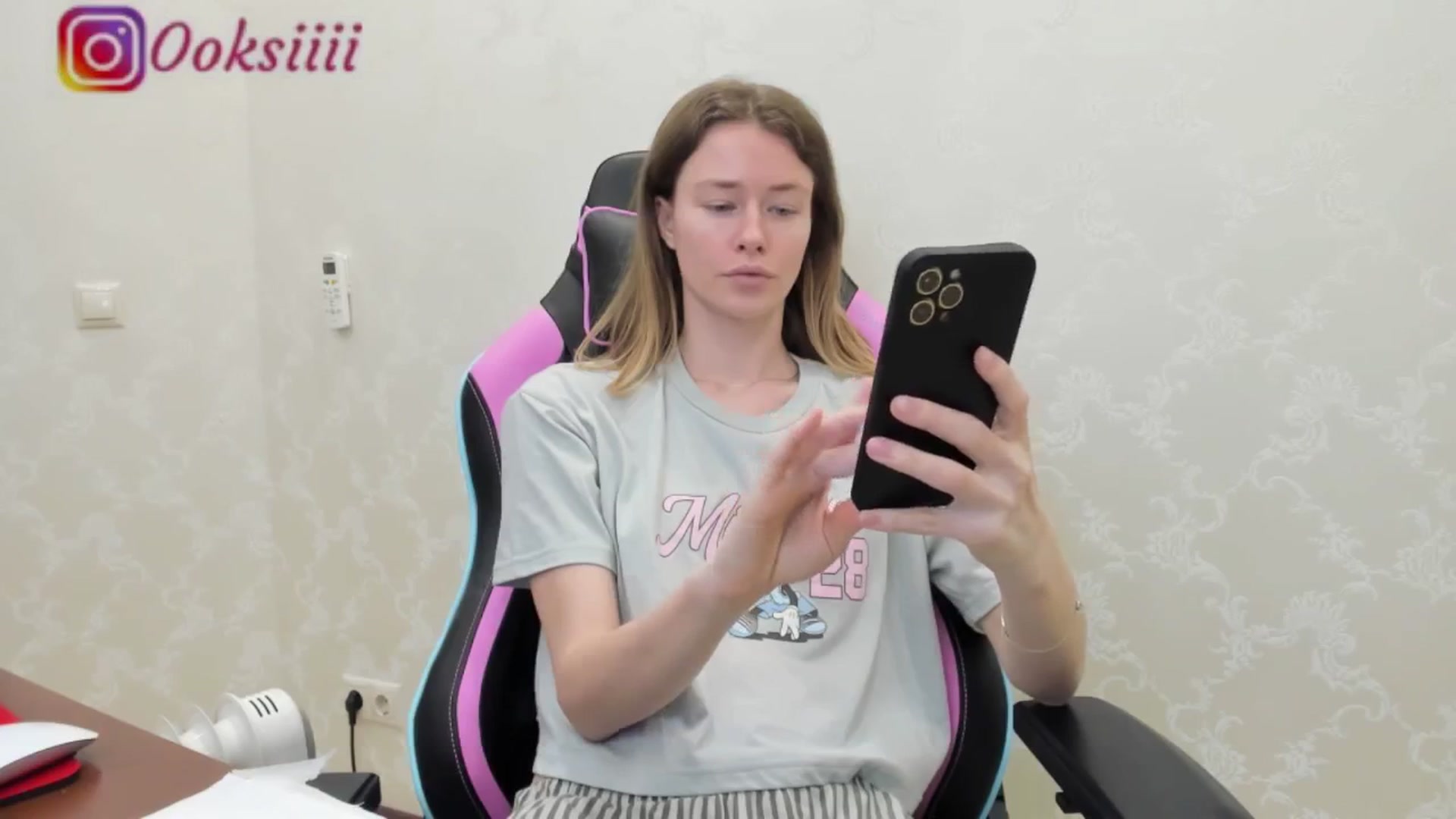 Gallery image thumbnail from Oksanafedorov's myfreecams stream on, 05/17/2024, 01:32 image 12 of 20