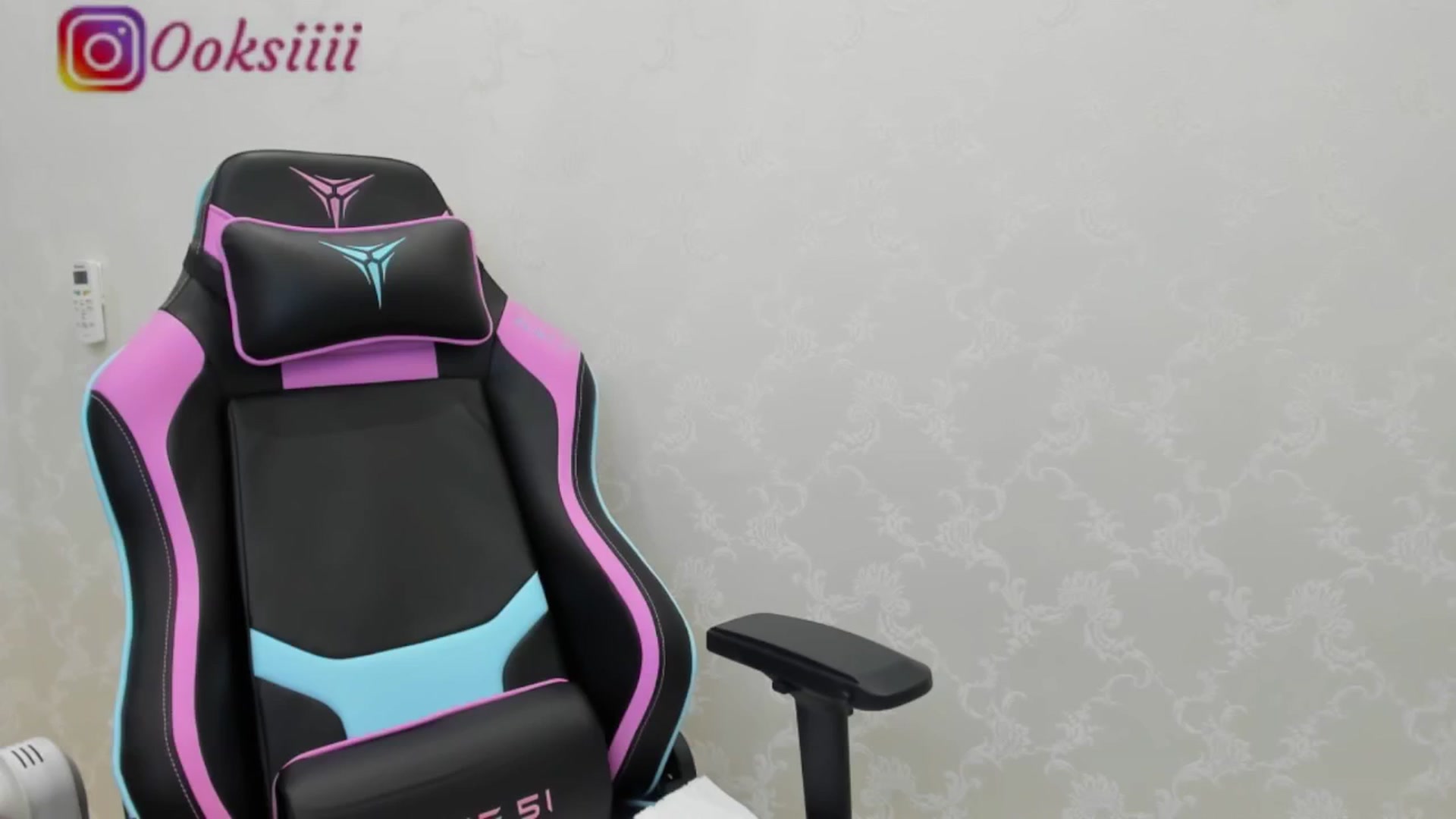 Gallery image thumbnail from Oksanafedorov's myfreecams stream on, 05/17/2024, 05:24 image 1 of 20