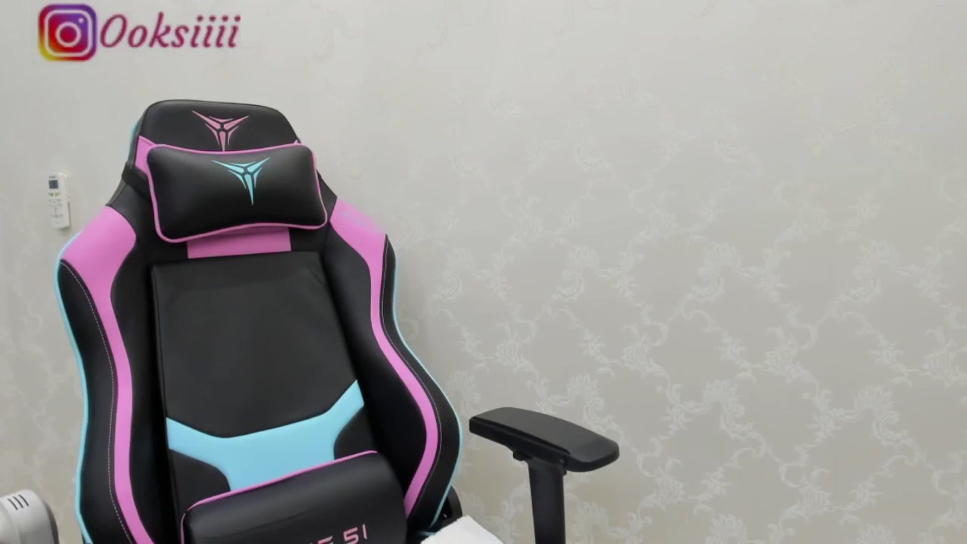 Gallery image thumbnail from Oksanafedorov's myfreecams stream on, 05/17/2024, 05:24 image 2 of 20
