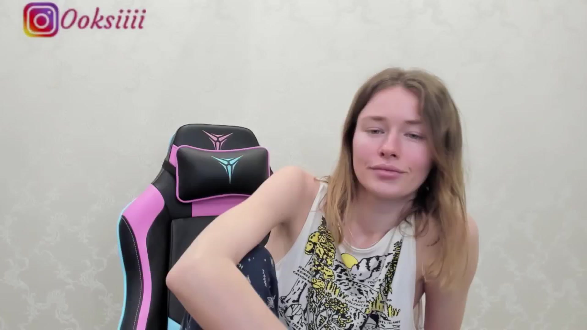 Gallery image thumbnail from Oksanafedorov's myfreecams stream on, 05/19/2024, 03:15 image 4 of 20