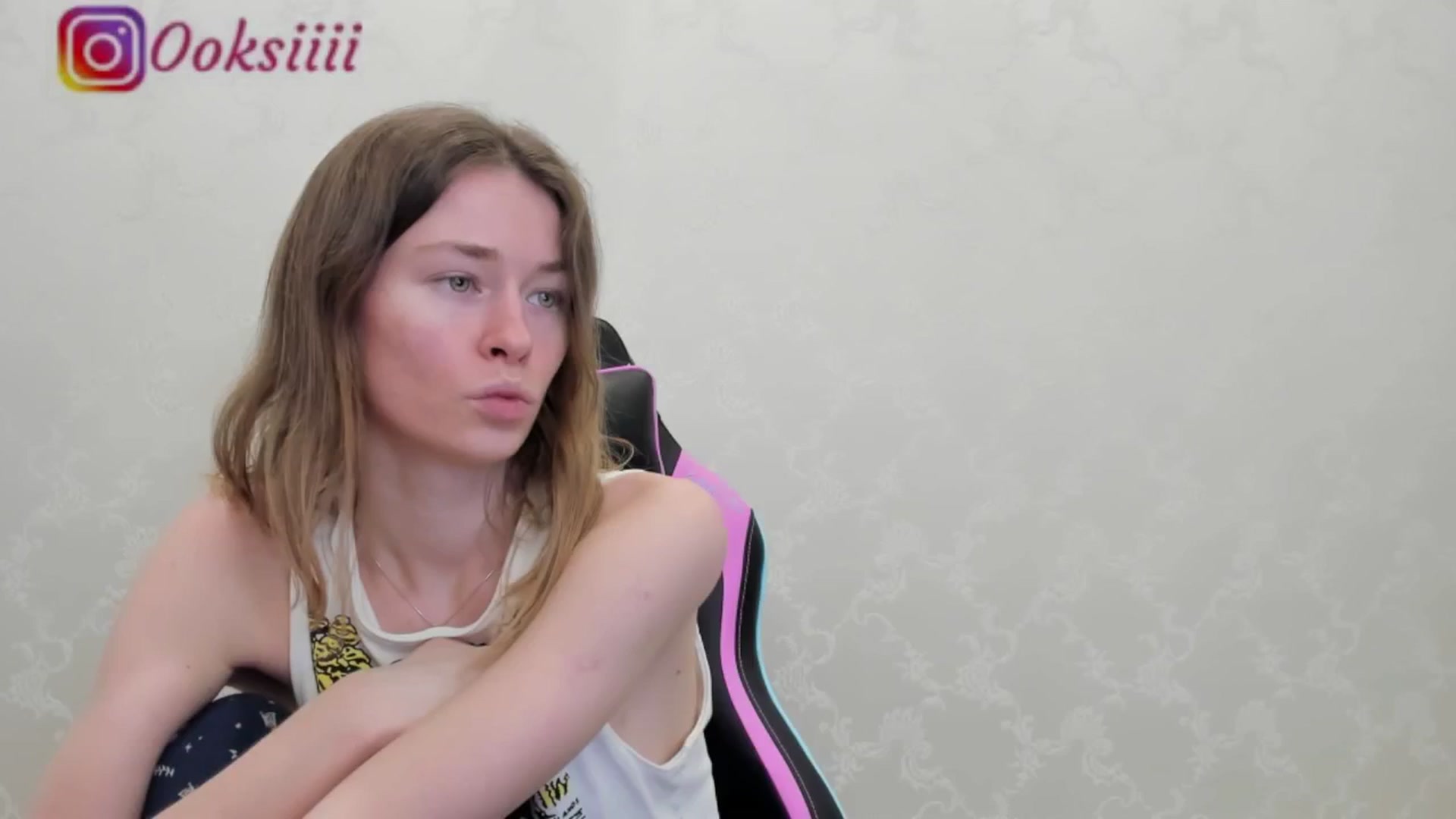 Gallery image thumbnail from Oksanafedorov's myfreecams stream on, 05/19/2024, 03:15 image 6 of 20
