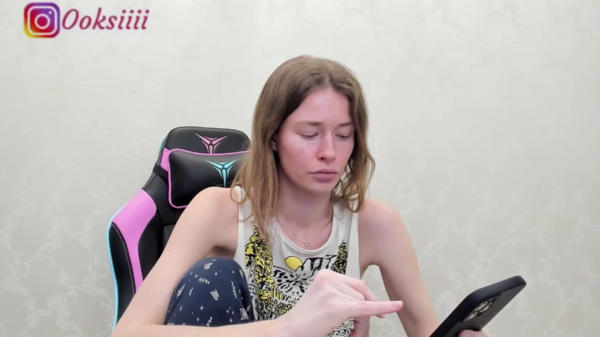Gallery image thumbnail from Oksanafedorov's myfreecams stream on, 05/19/2024, 03:15 image 2 of 20