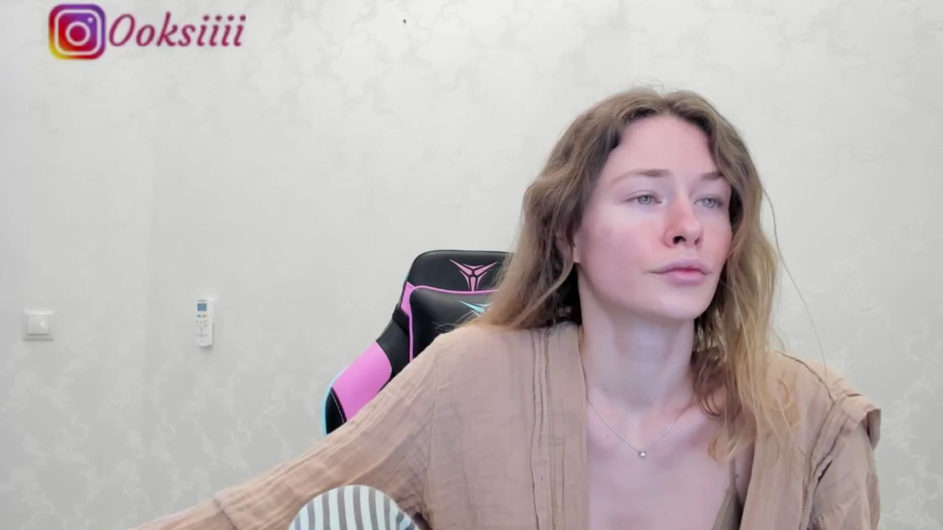 Gallery image thumbnail from Oksanafedorov's myfreecams stream on, 05/21/2024, 09:04 image 19 of 20