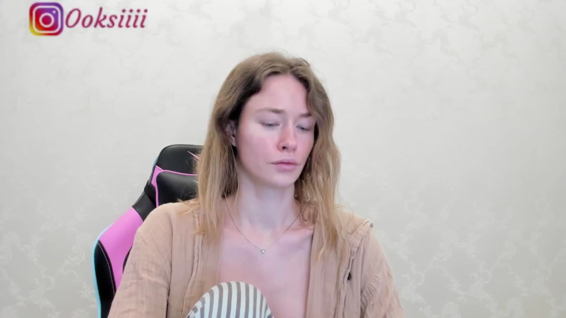 Gallery image thumbnail from Oksanafedorov's myfreecams stream on, 05/21/2024, 09:04 image 5 of 20