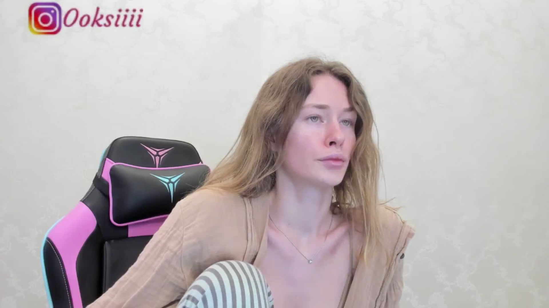 Gallery image thumbnail from Oksanafedorov's myfreecams stream on, 05/21/2024, 09:04 image 14 of 20