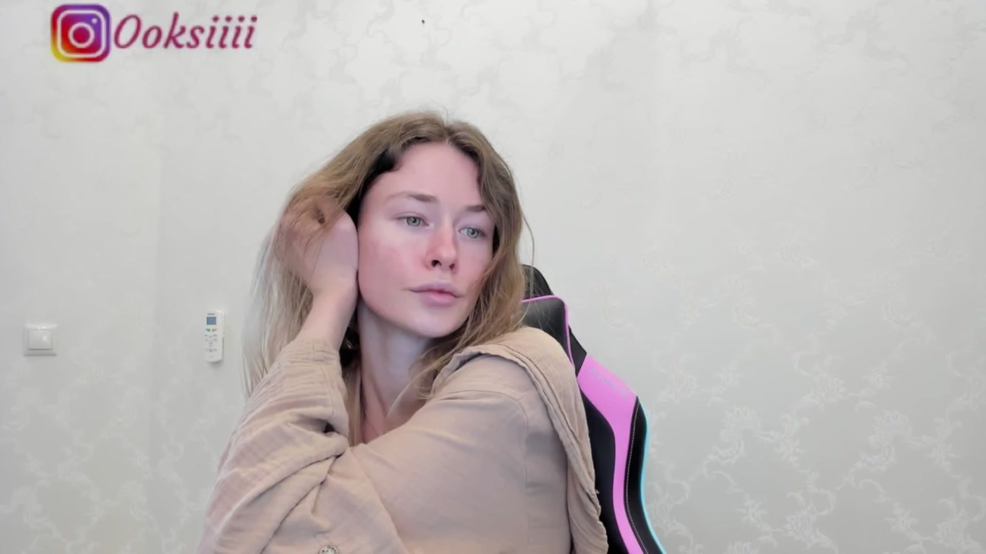 Gallery image thumbnail from Oksanafedorov's myfreecams stream on, 05/21/2024, 09:04 image 18 of 20