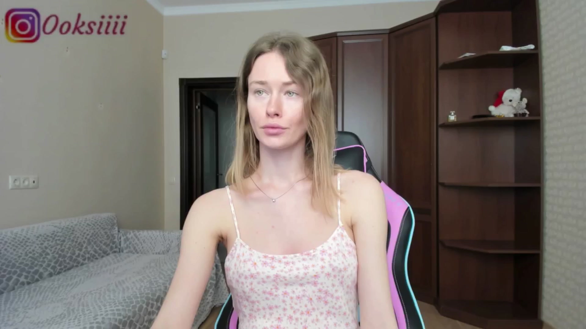 Gallery image thumbnail from Oksanafedorov's myfreecams stream on, 05/25/2024, 10:40 image 10 of 20
