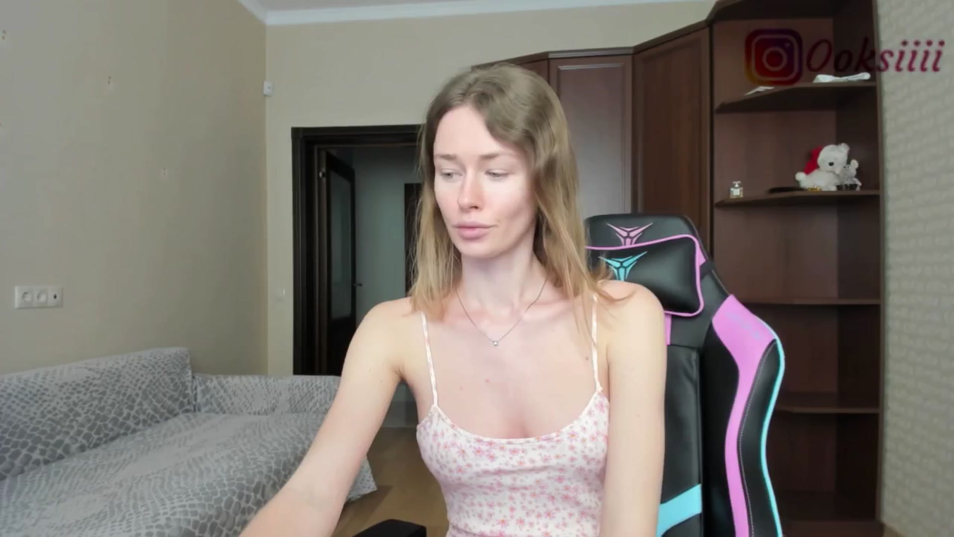 Gallery image thumbnail from Oksanafedorov's myfreecams stream on, 05/25/2024, 10:40 image 7 of 20