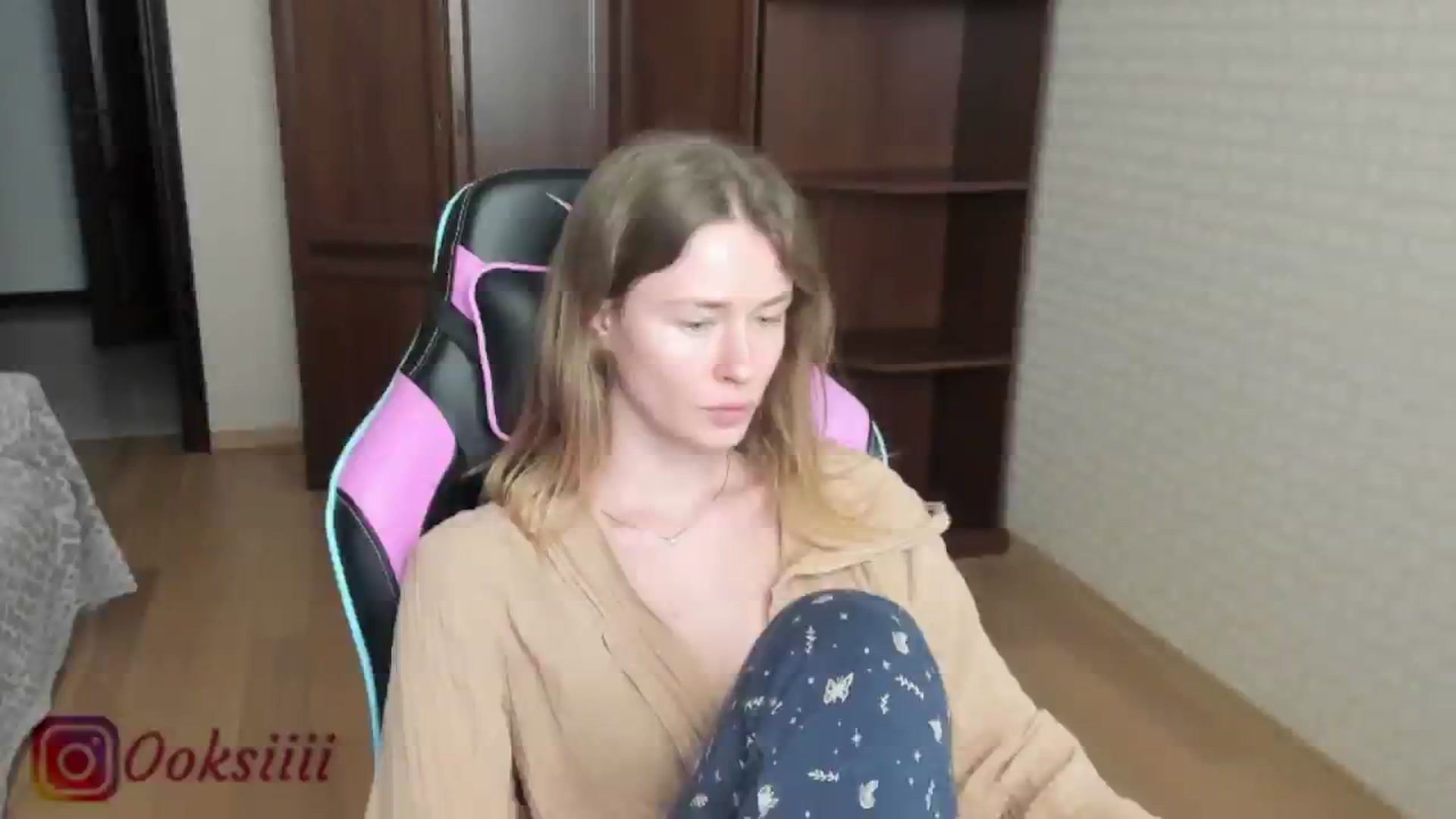 Gallery image thumbnail from Oksanafedorov's myfreecams stream on, 05/25/2024, 12:51 image 11 of 20