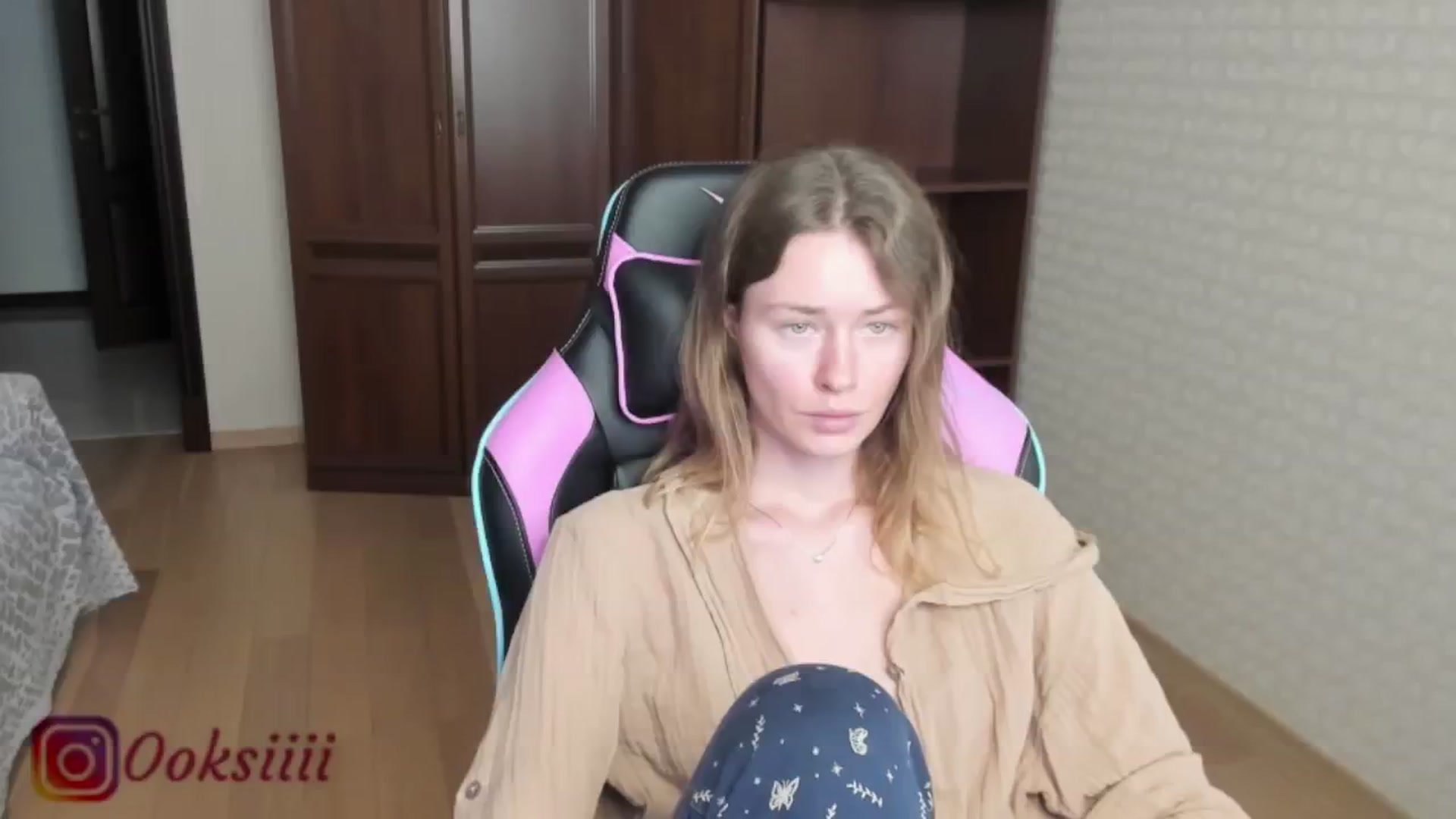 Gallery image thumbnail from Oksanafedorov's myfreecams stream on, 05/25/2024, 12:51 image 16 of 20