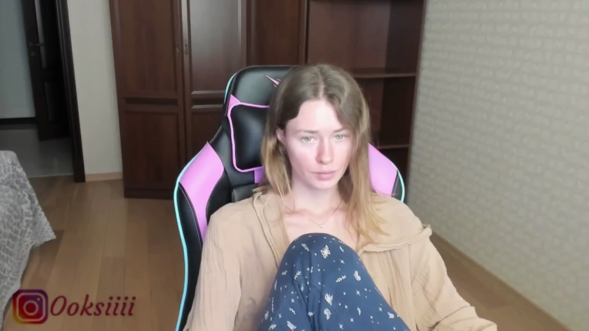 Gallery image thumbnail from Oksanafedorov's myfreecams stream on, 05/25/2024, 12:51 image 19 of 20