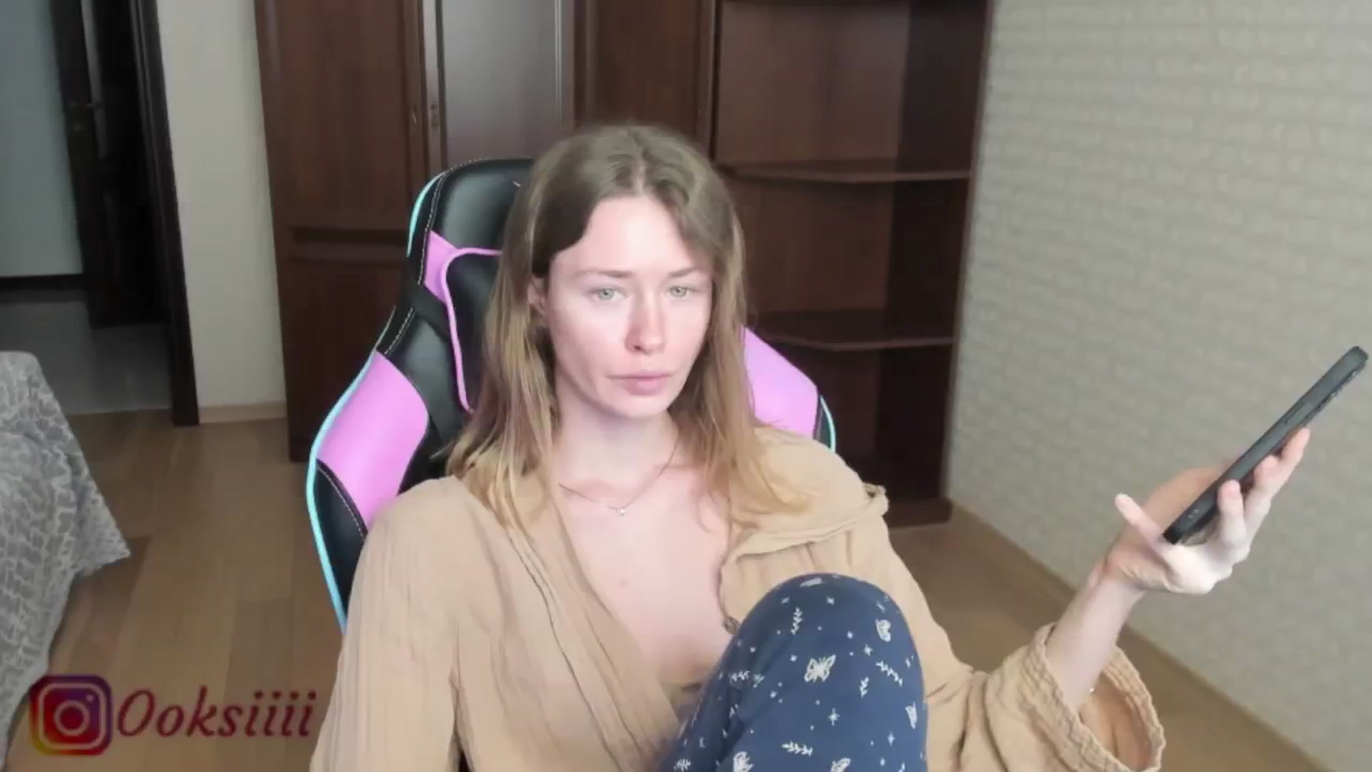 Gallery image thumbnail from Oksanafedorov's myfreecams stream on, 05/25/2024, 12:51 image 12 of 20