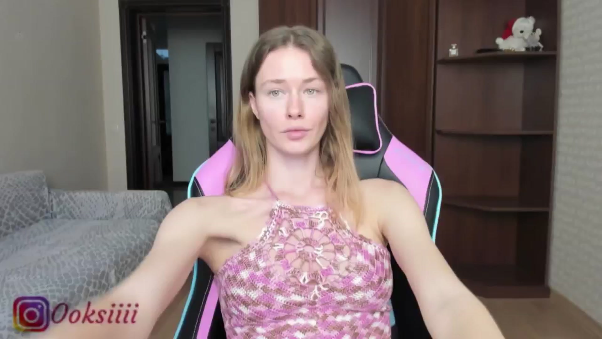 Gallery image thumbnail from Oksanafedorov's myfreecams stream on, 05/26/2024, 17:07 image 1 of 20