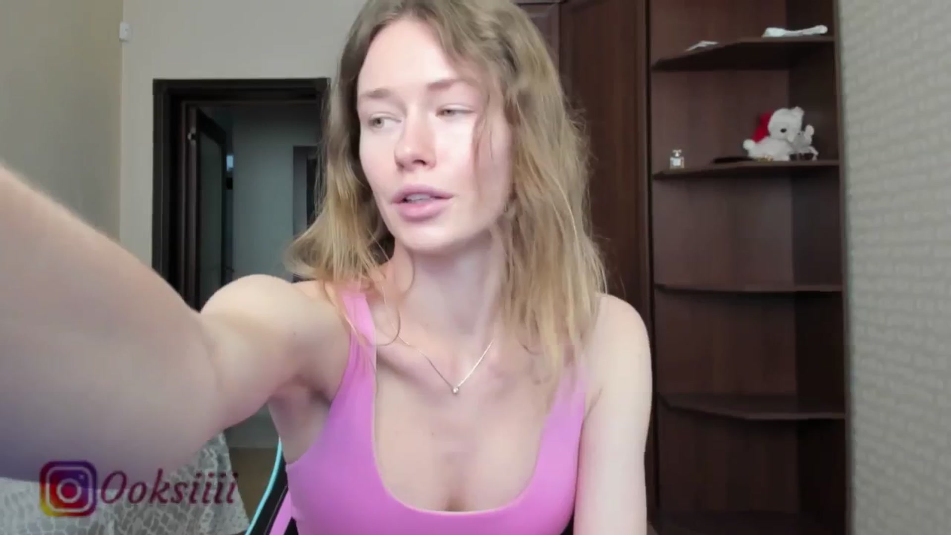 Gallery image thumbnail from Oksanafedorov's myfreecams stream on, 05/27/2024, 12:52 image 12 of 20