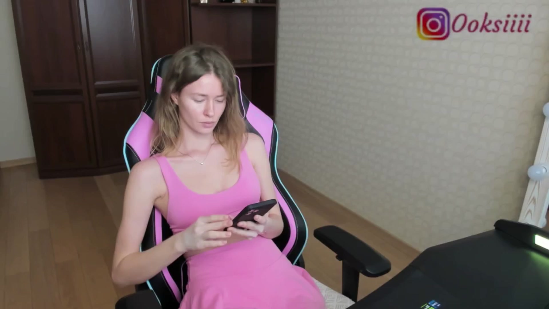 Gallery image thumbnail from Oksanafedorov's myfreecams stream on, 05/27/2024, 12:52 image 20 of 20