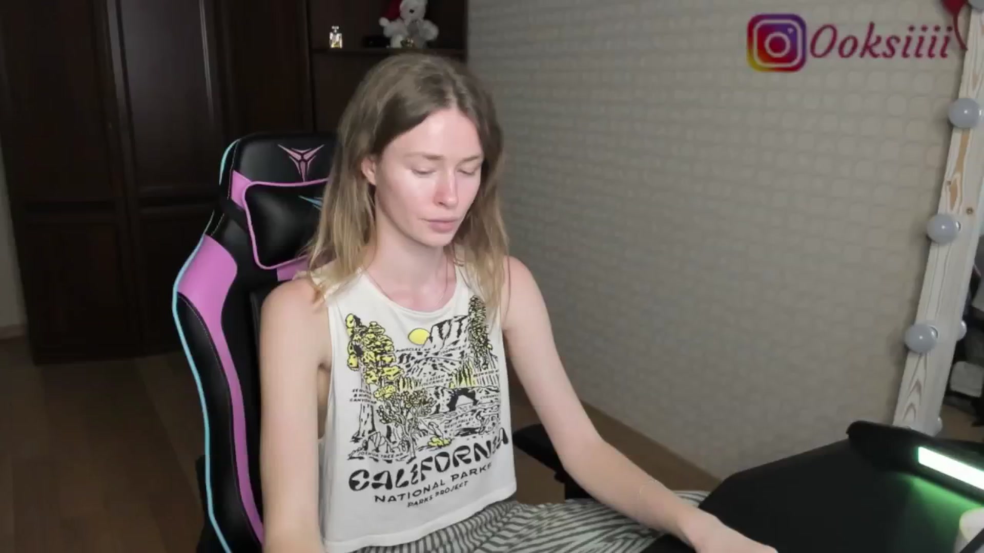 Gallery image thumbnail from Oksanafedorov's myfreecams stream on, 05/27/2024, 17:13 image 15 of 20