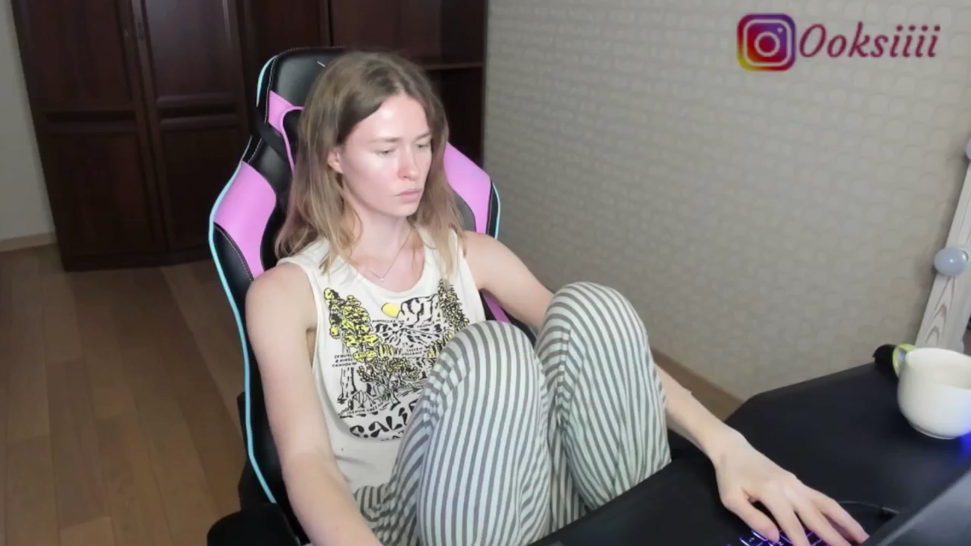 Gallery image thumbnail from Oksanafedorov's myfreecams stream on, 05/27/2024, 17:13 image 11 of 20