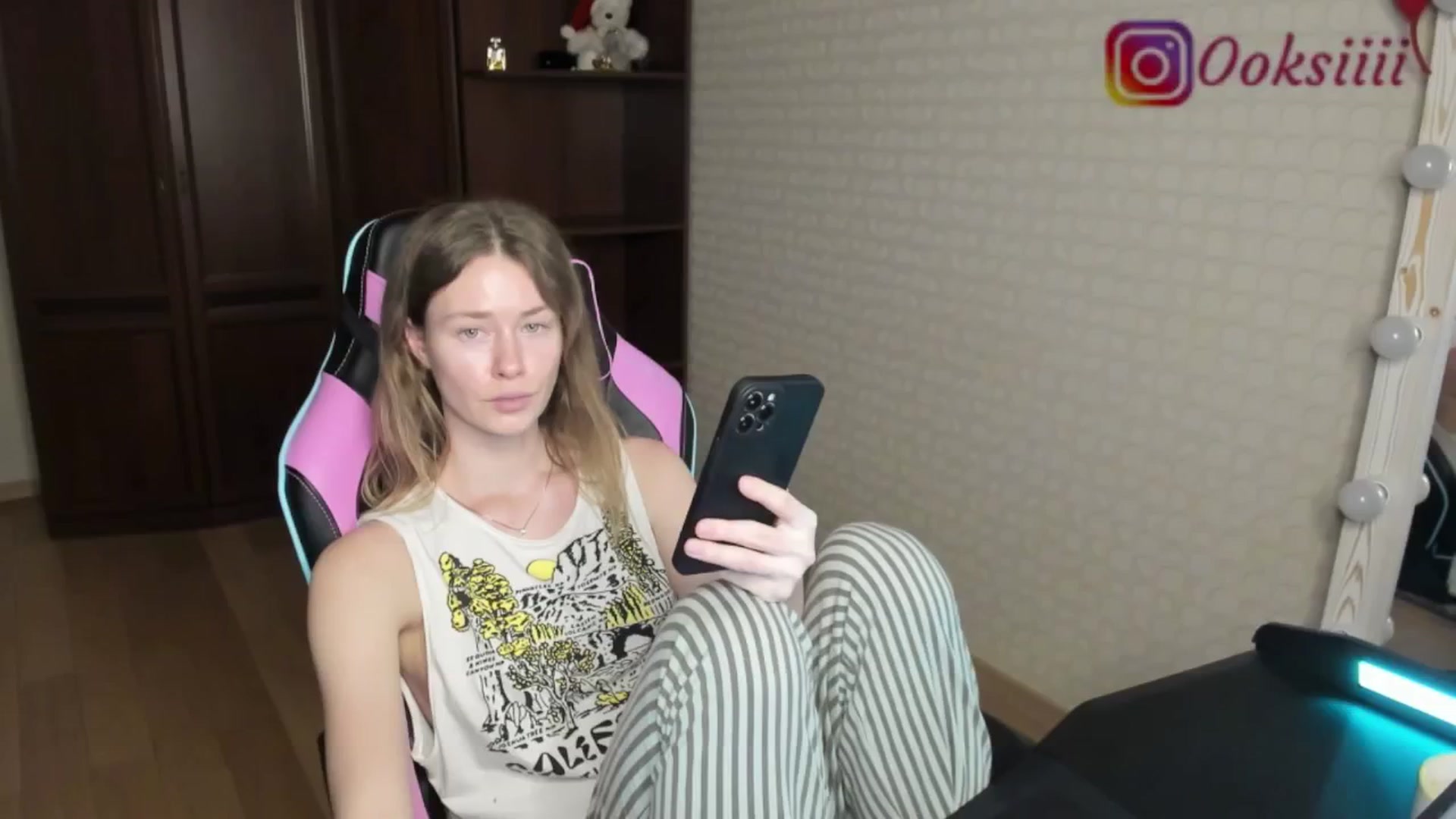 Gallery image thumbnail from Oksanafedorov's myfreecams stream on, 05/27/2024, 17:13 image 20 of 20