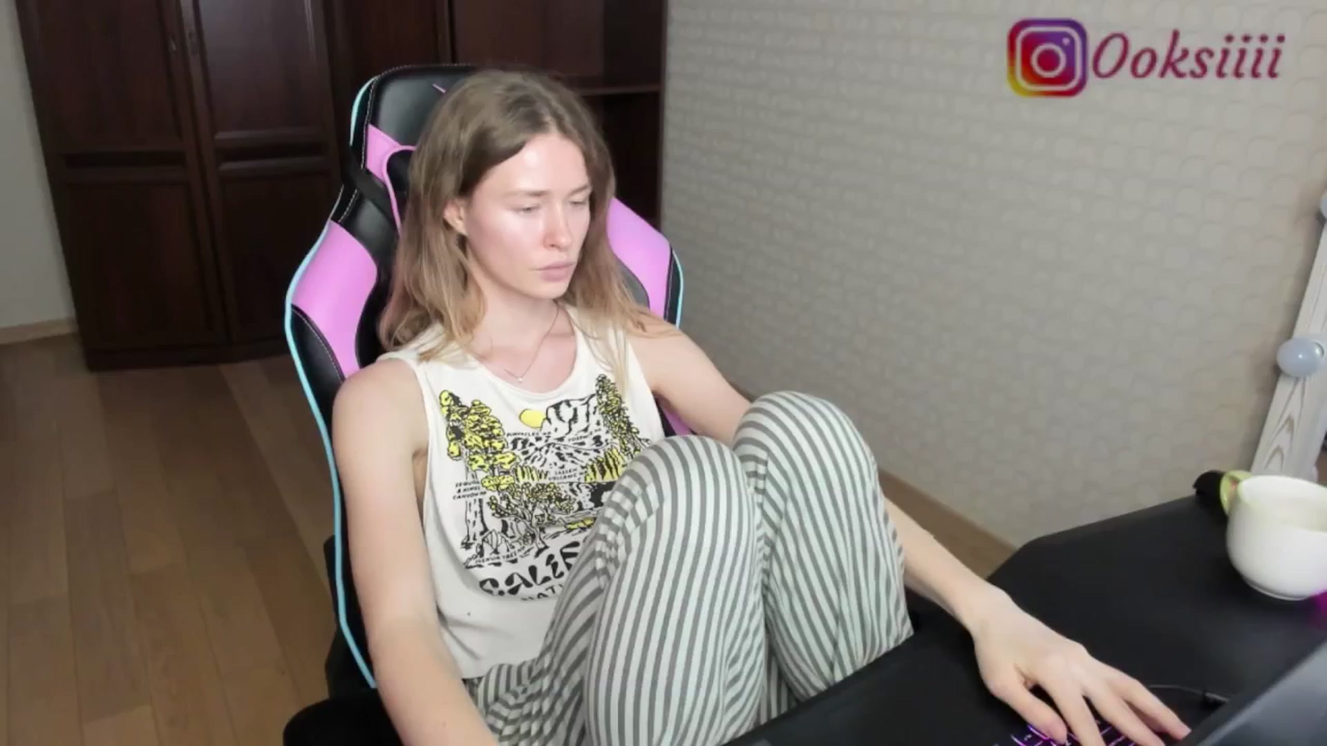 Gallery image thumbnail from Oksanafedorov's myfreecams stream on, 05/27/2024, 17:13 image 10 of 20