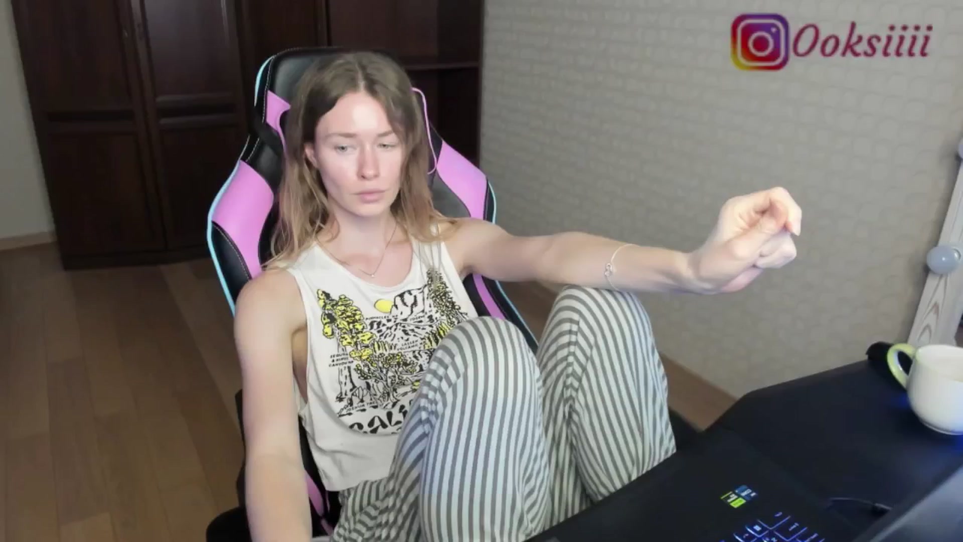 Gallery image thumbnail from Oksanafedorov's myfreecams stream on, 05/27/2024, 17:13 image 12 of 20