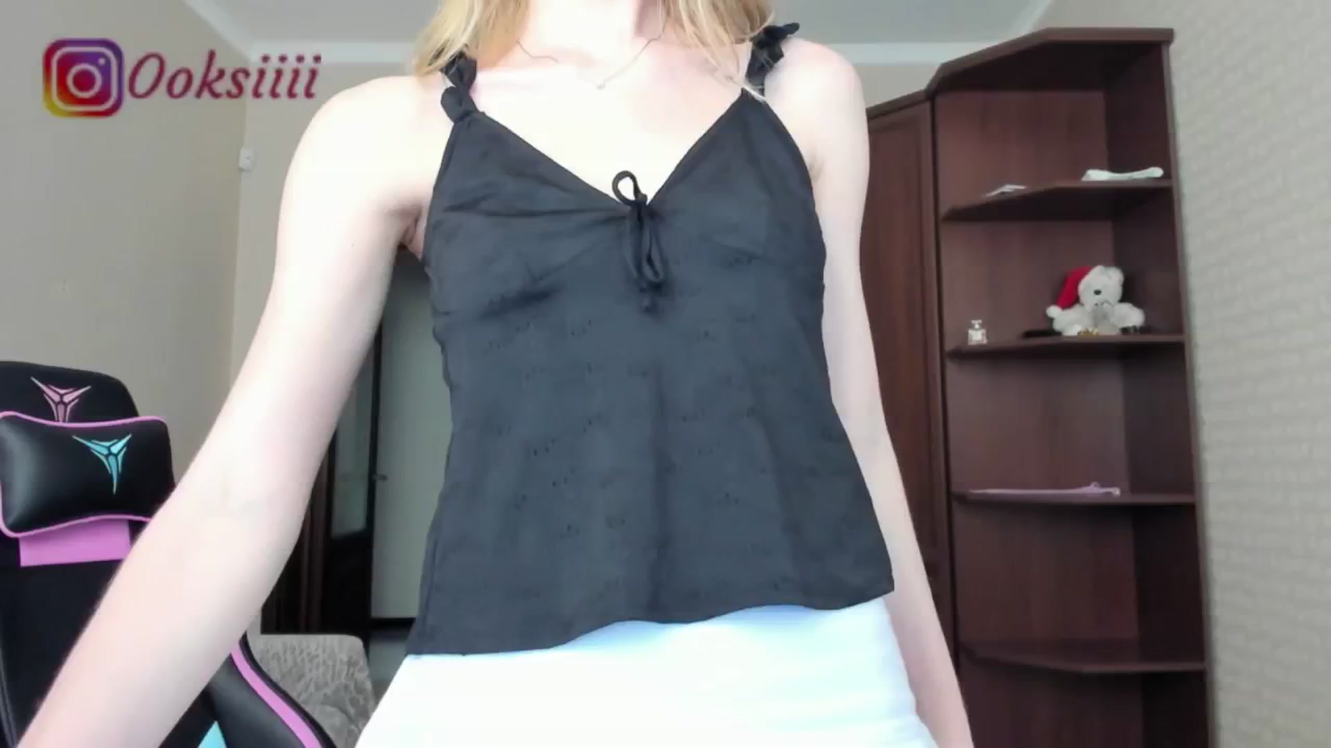 Gallery image thumbnail from Oksanafedorov's myfreecams stream on, 05/29/2024, 13:50 image 19 of 20
