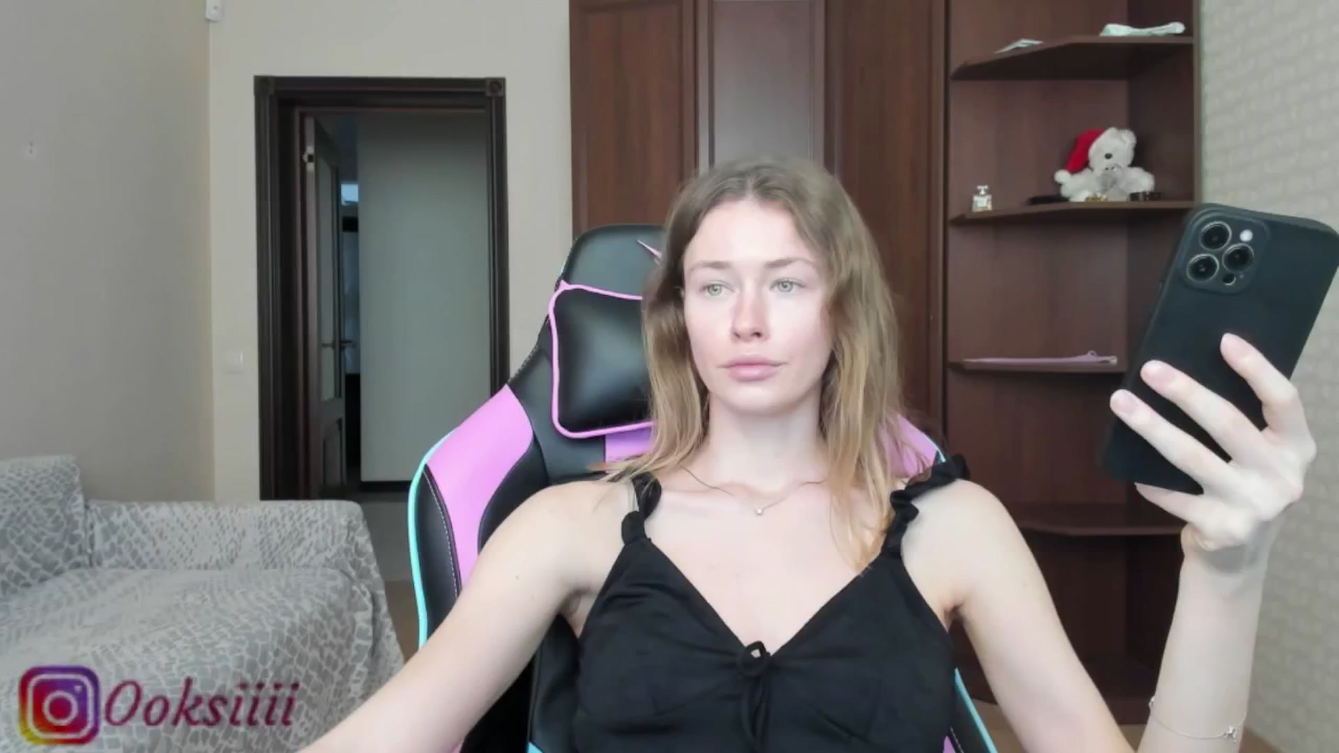 Gallery image thumbnail from Oksanafedorov's myfreecams stream on, 05/29/2024, 13:50 image 7 of 20